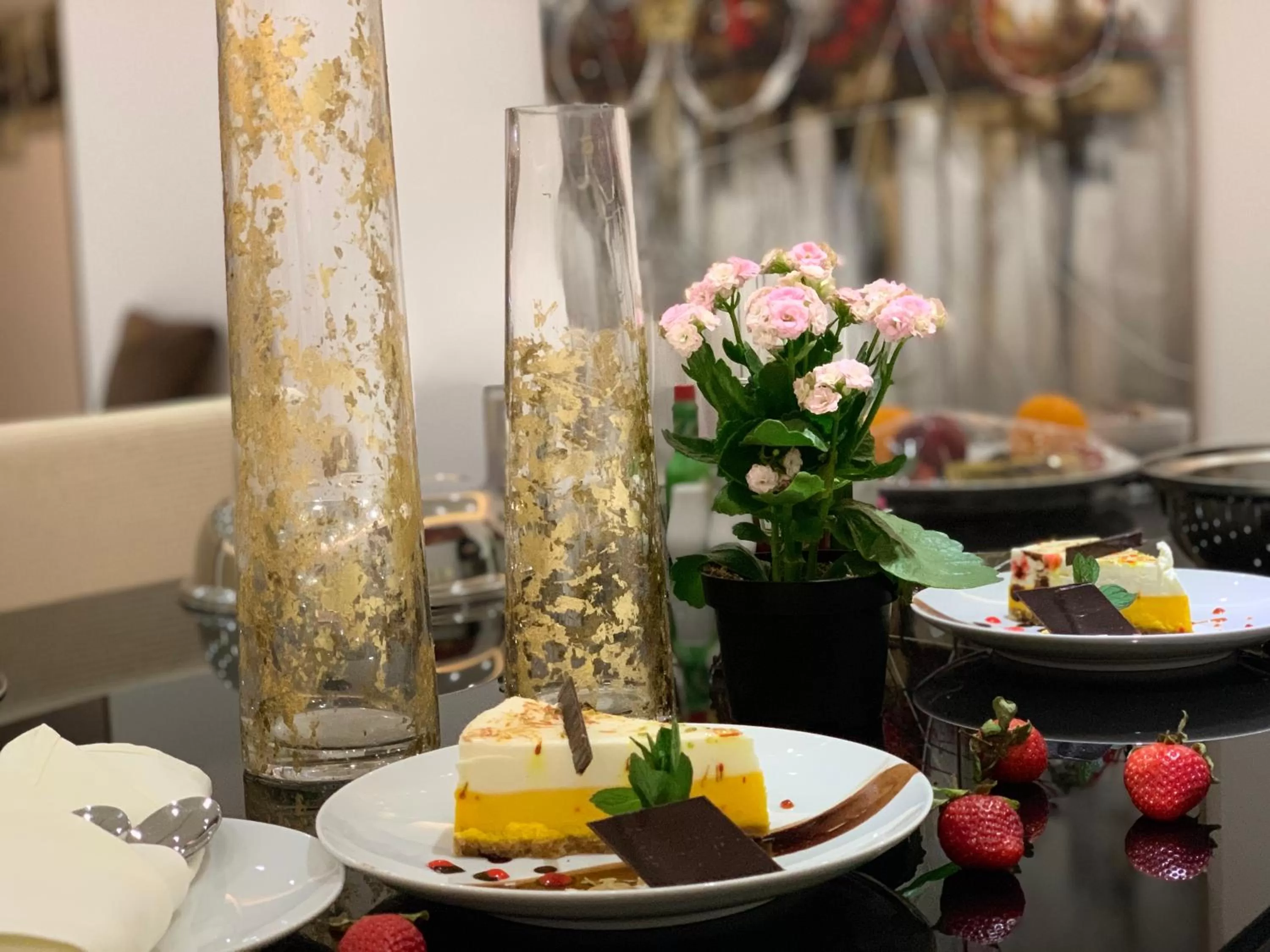 Restaurant/places to eat, Food in Q Suites Jeddah by EWA - Managed by HMH