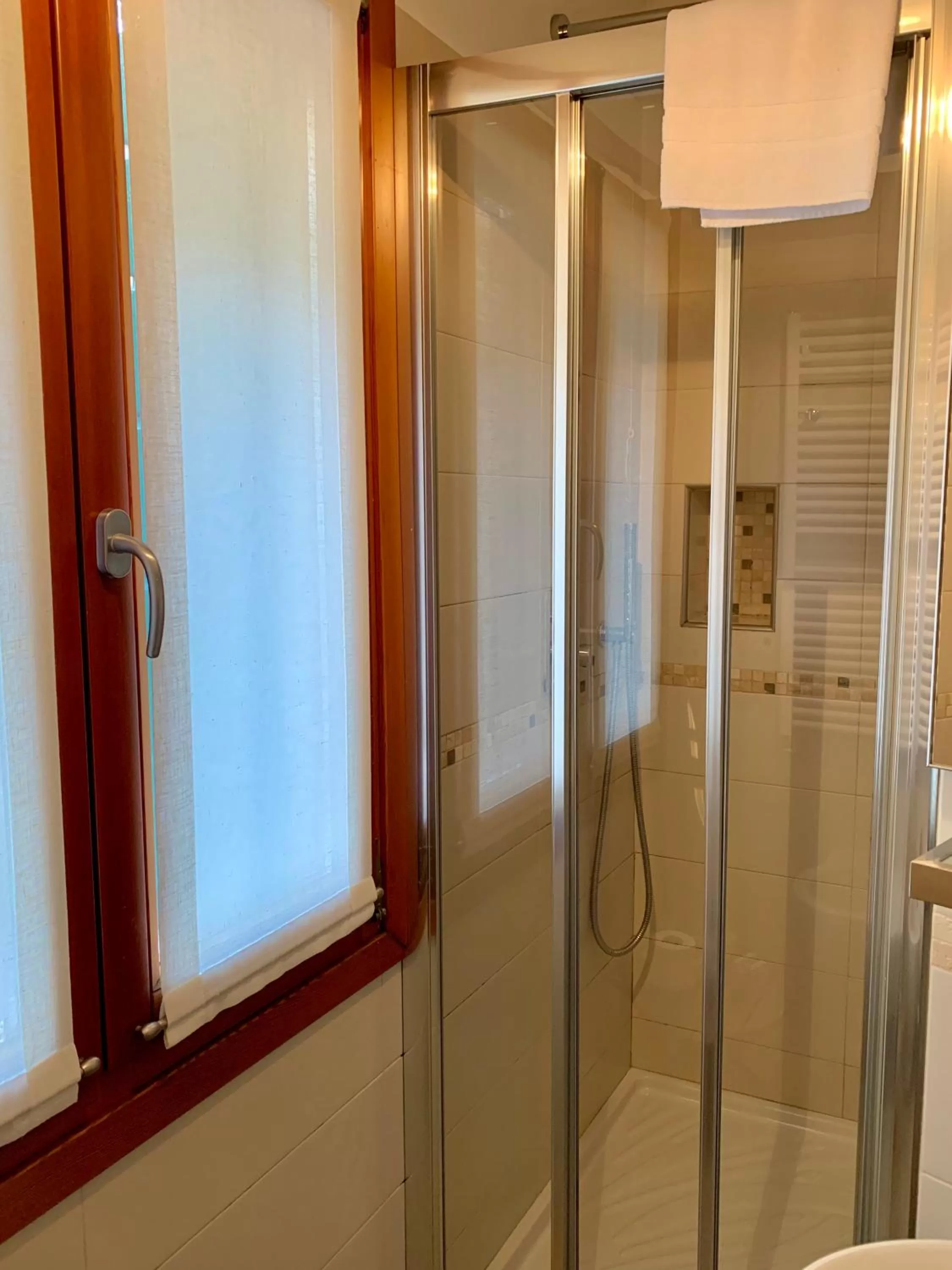Shower in B&B Fortuny