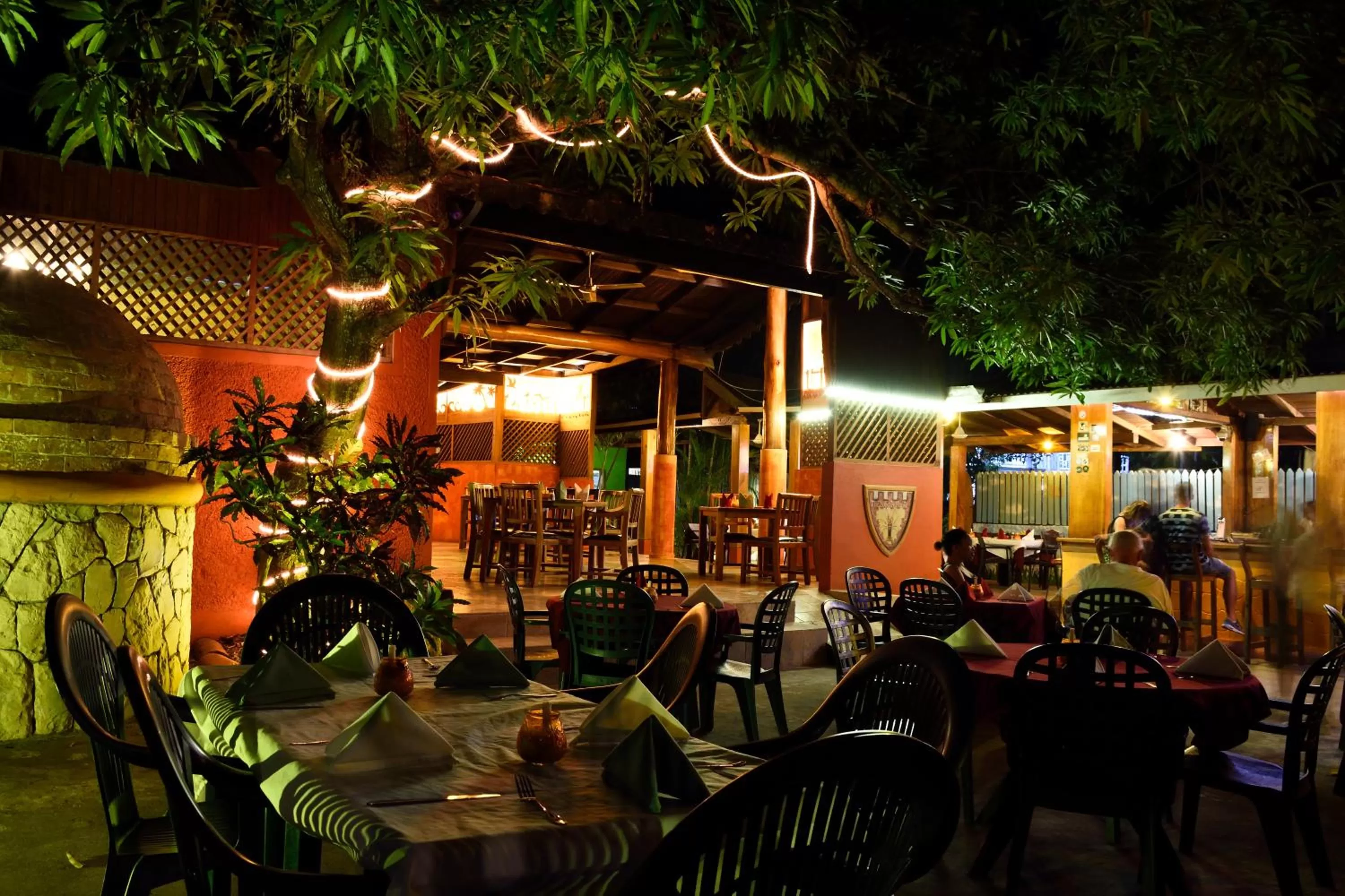 Restaurant/places to eat in Sunrise Club Hotel