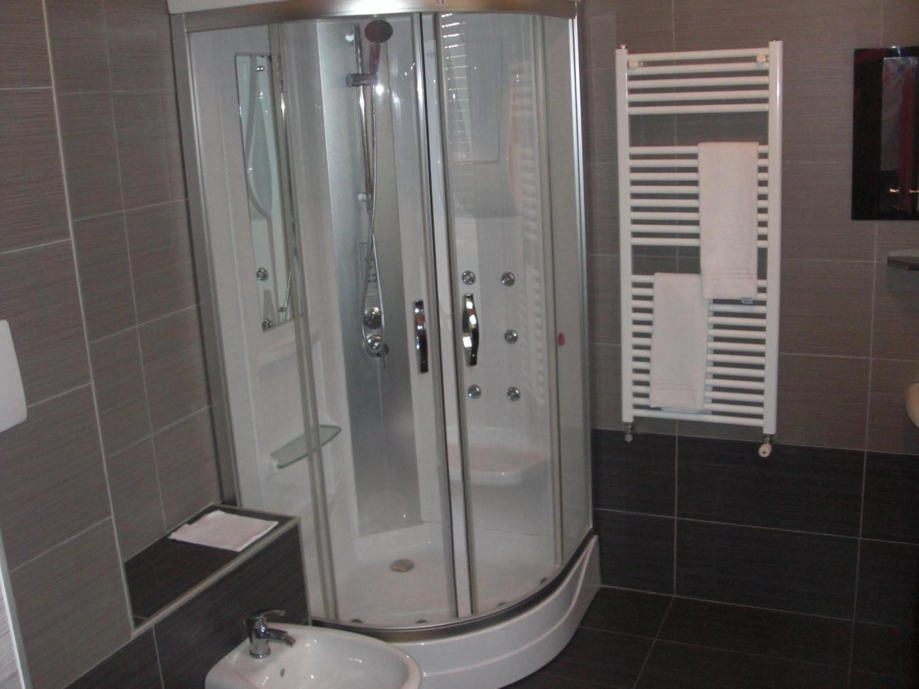 Shower in Hotel Legnano