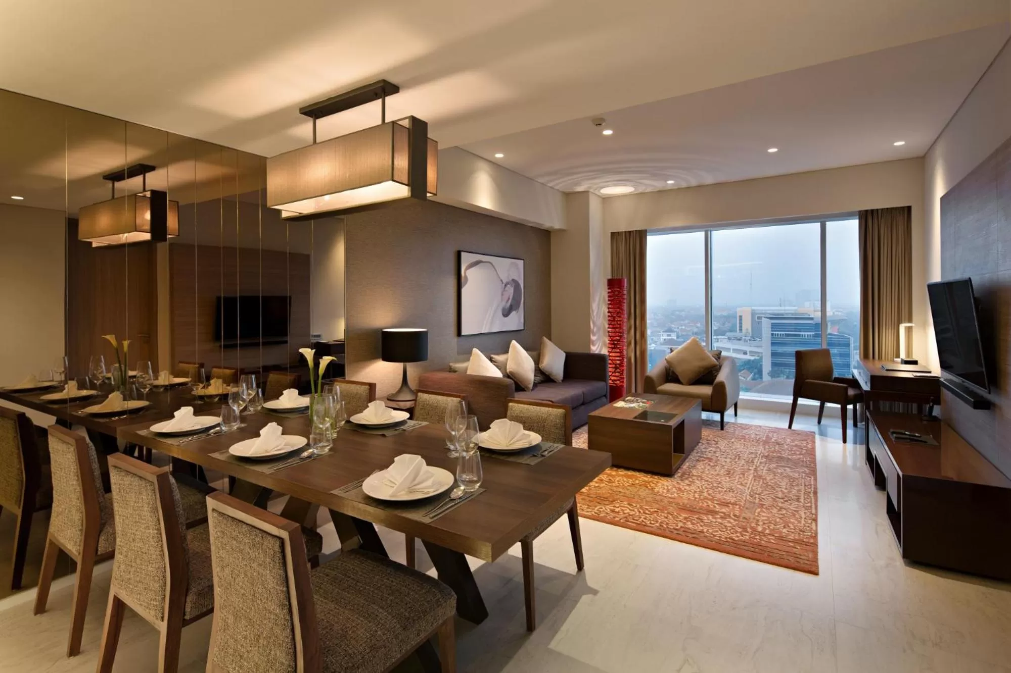 Dining area in Oakwood Hotel & Residence Surabaya