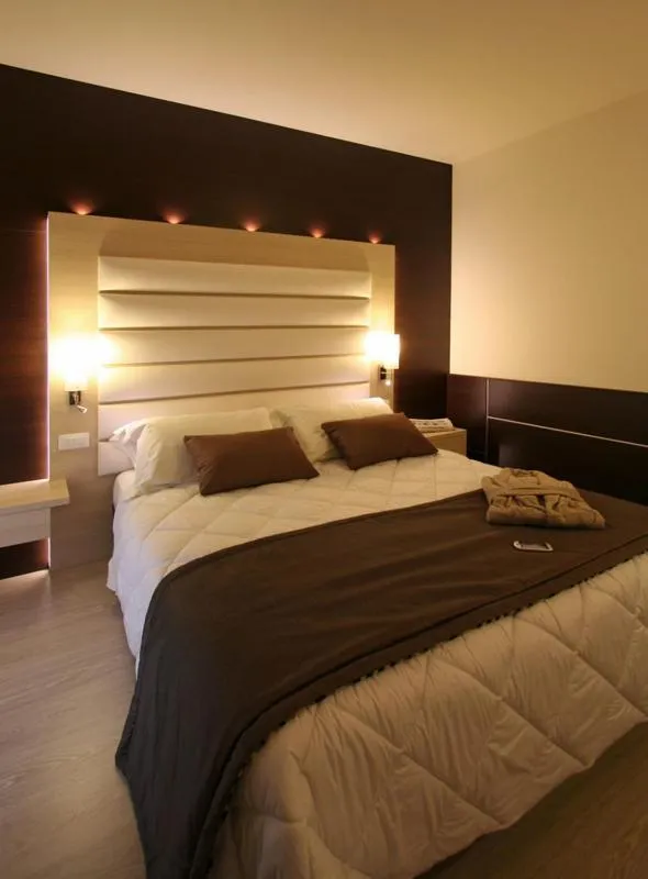 Photo of the whole room, Bed in Hotel Victoria