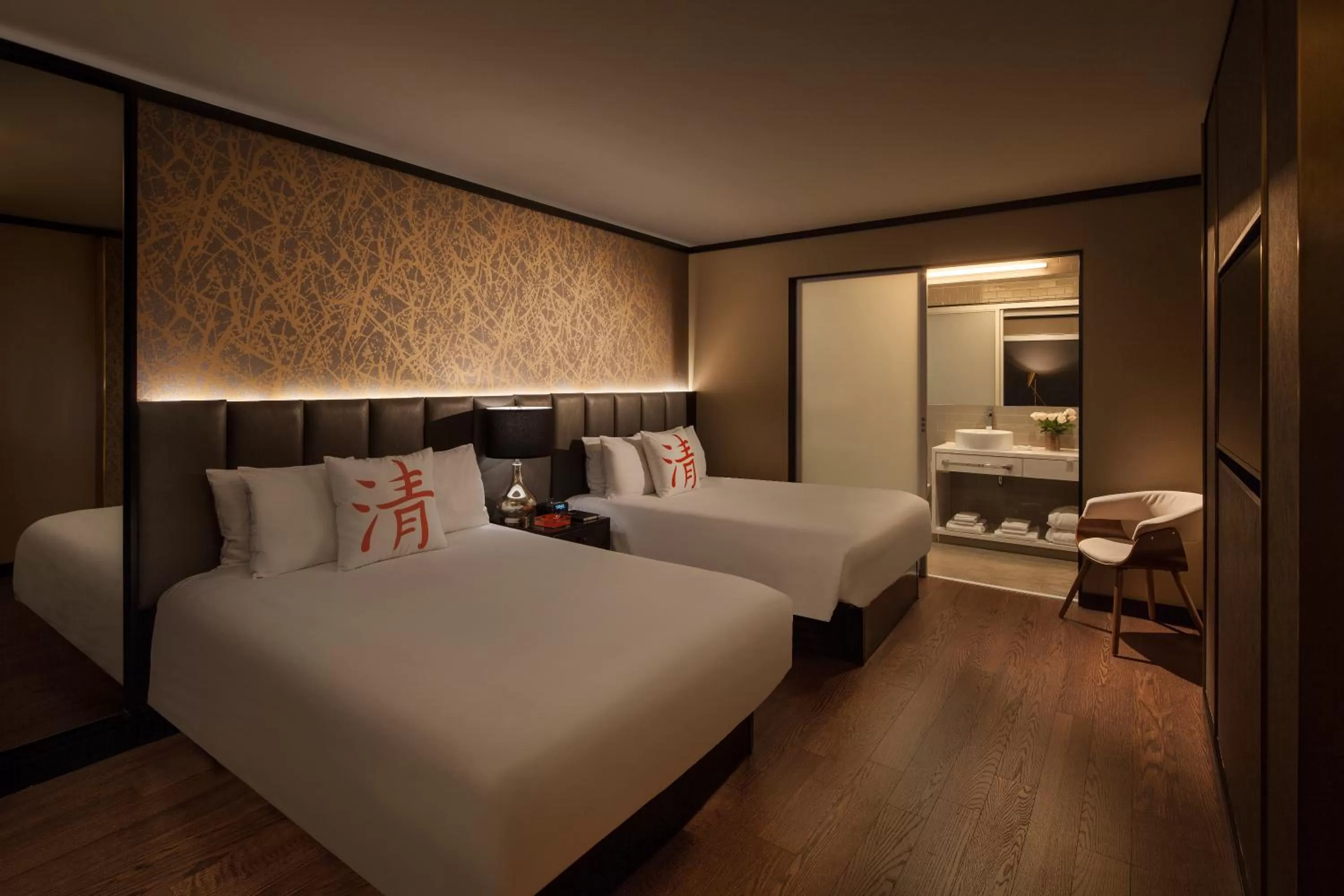 Bed in Cachet Boutique Hotel NYC