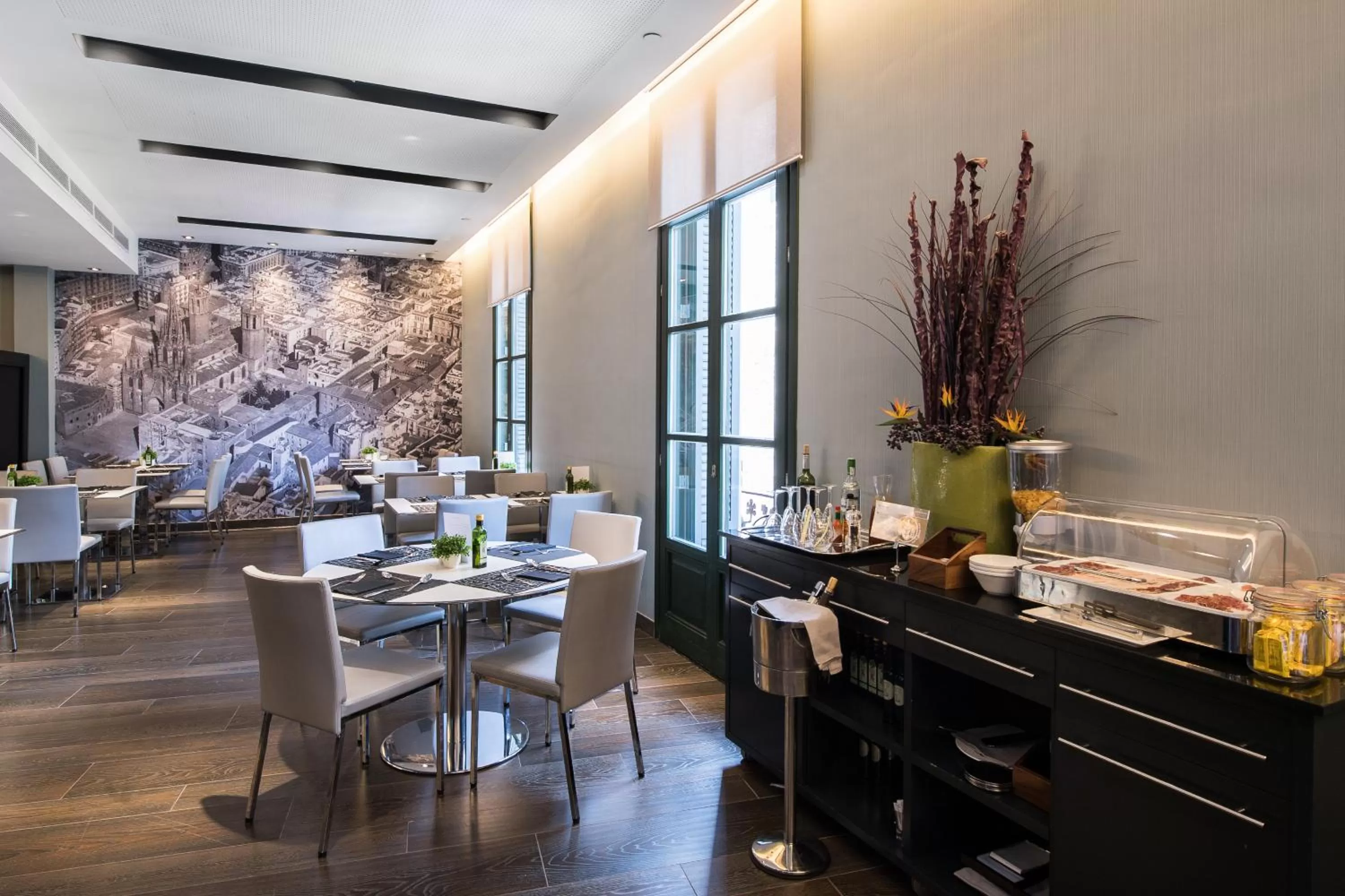 Buffet breakfast in Catalonia Catedral