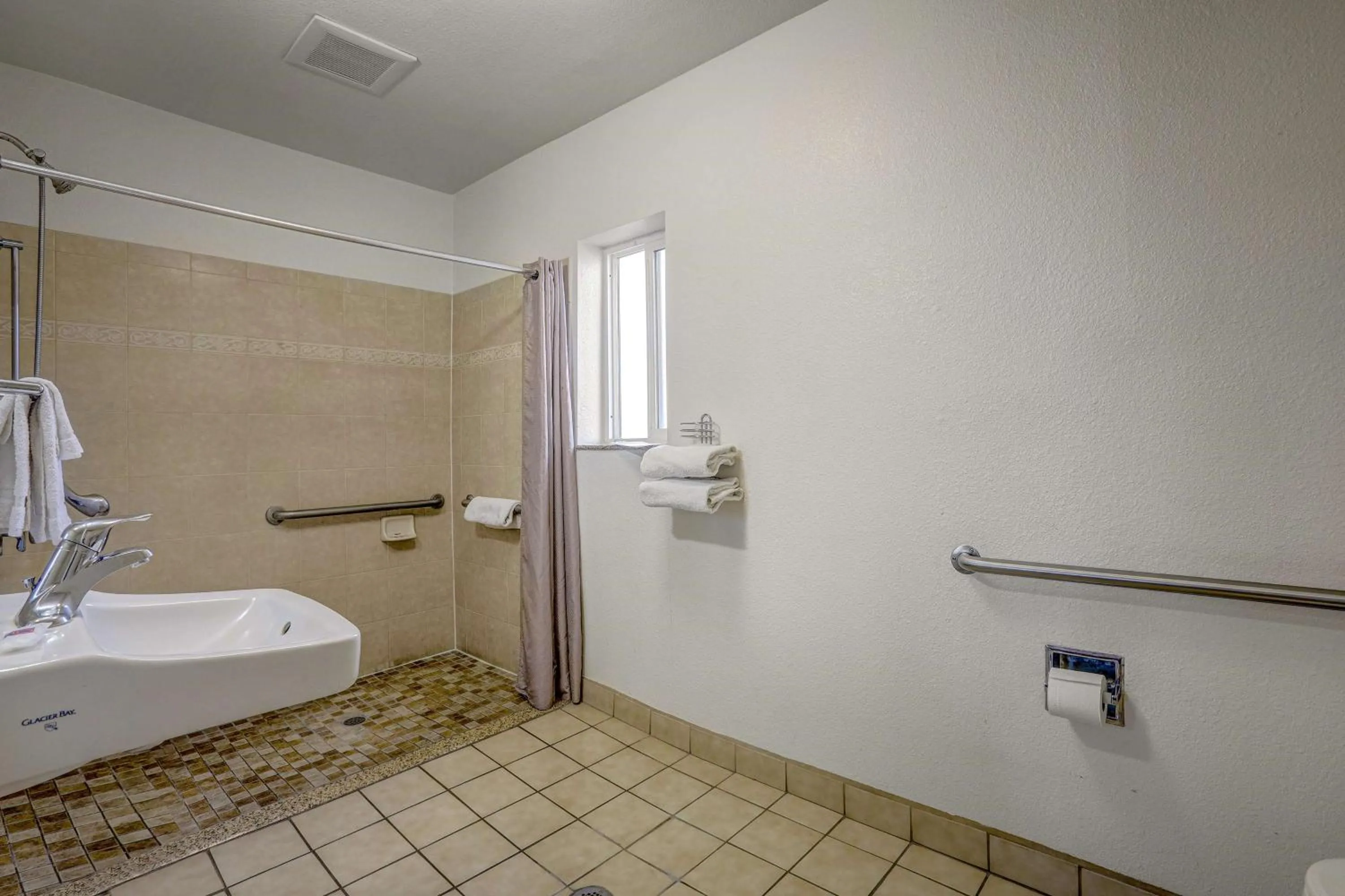 Bathroom in Motel 6-Marysville, CA