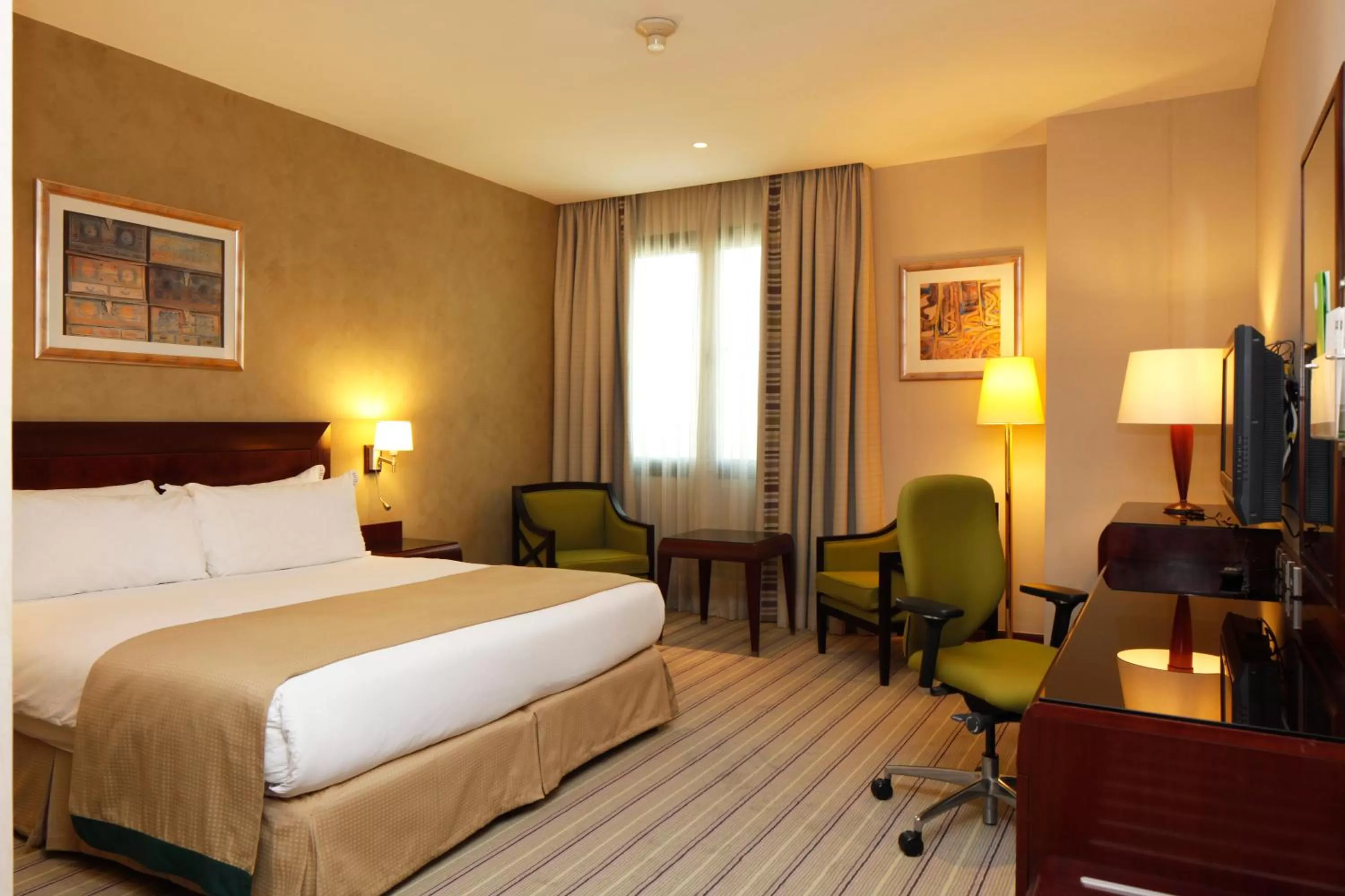 Photo of the whole room, Bed in Holiday Inn Olaya by IHG
