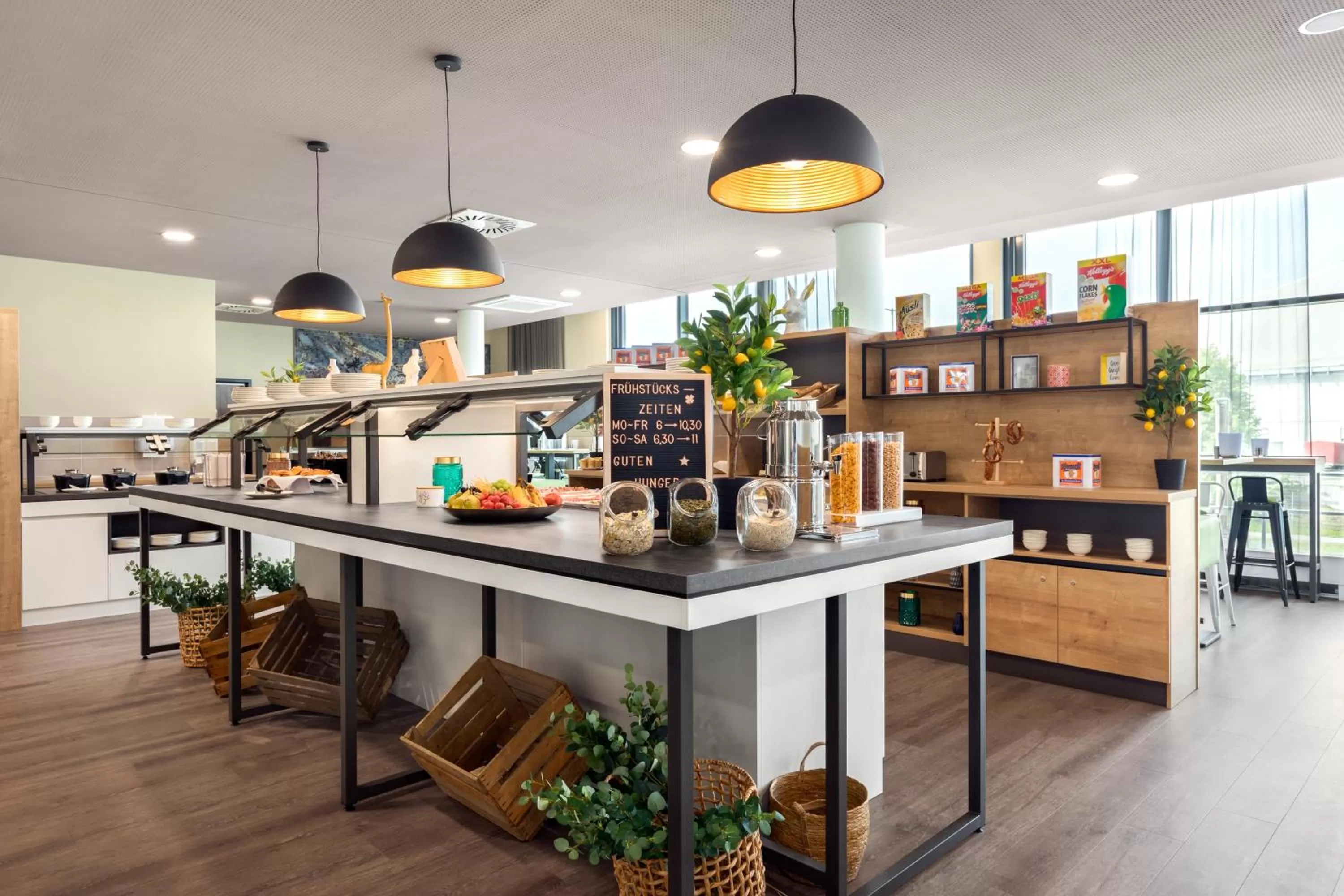 Restaurant/places to eat in Super 8 by Wyndham Oberhausen am Centro