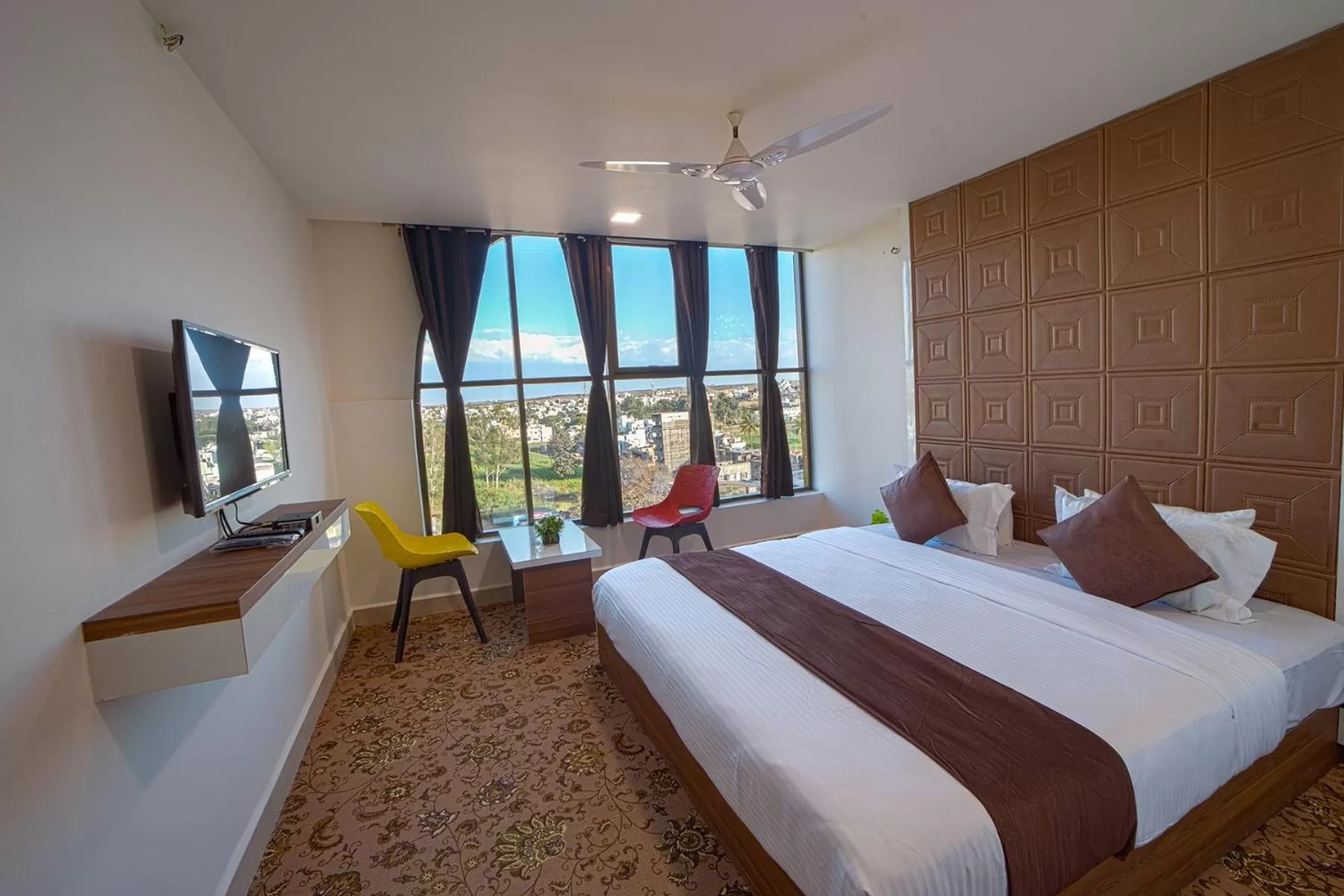 Photo of the whole room, Bed in Hotel Jurkis, Kolhapur