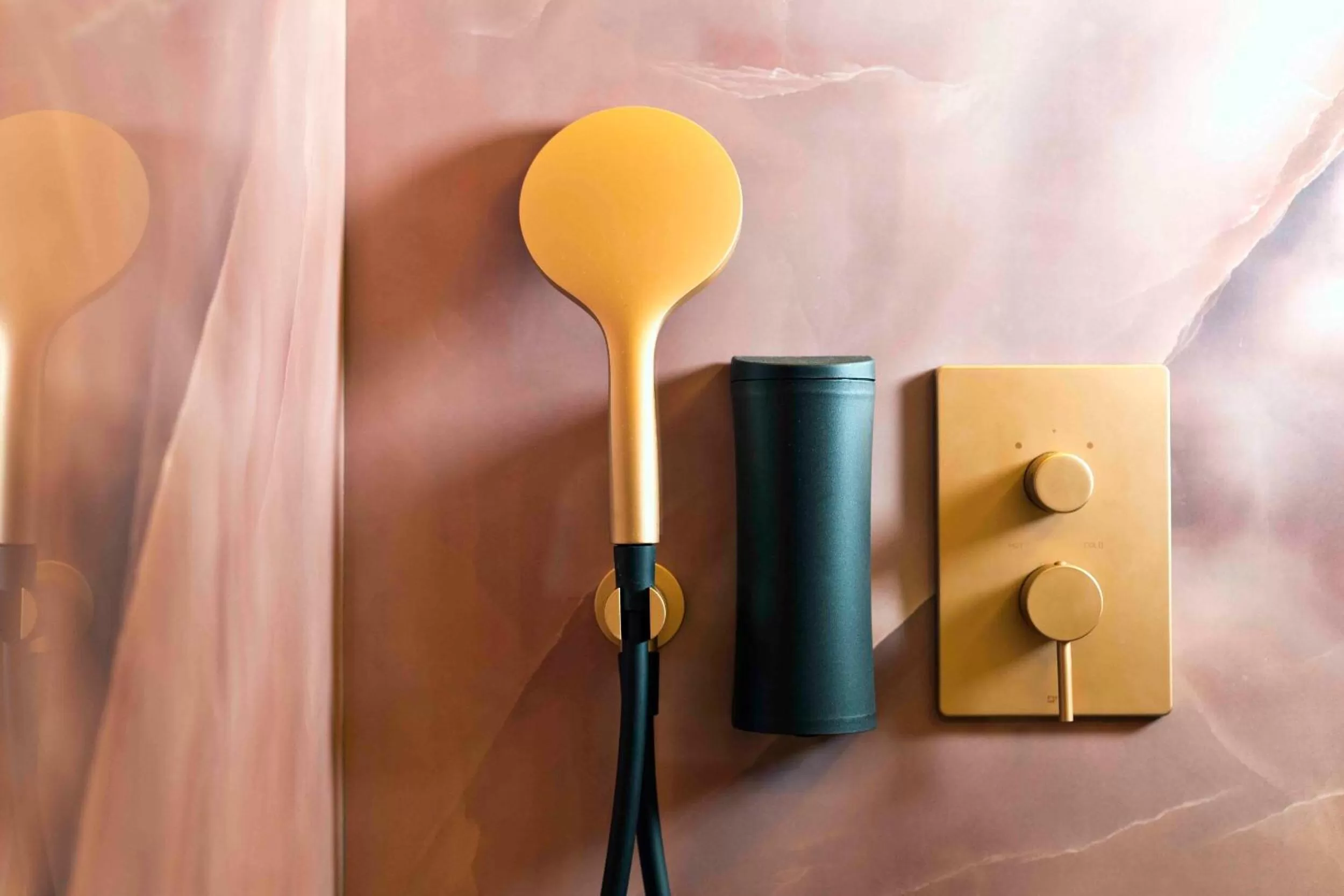 Shower in Boutique Hotel Sirmione