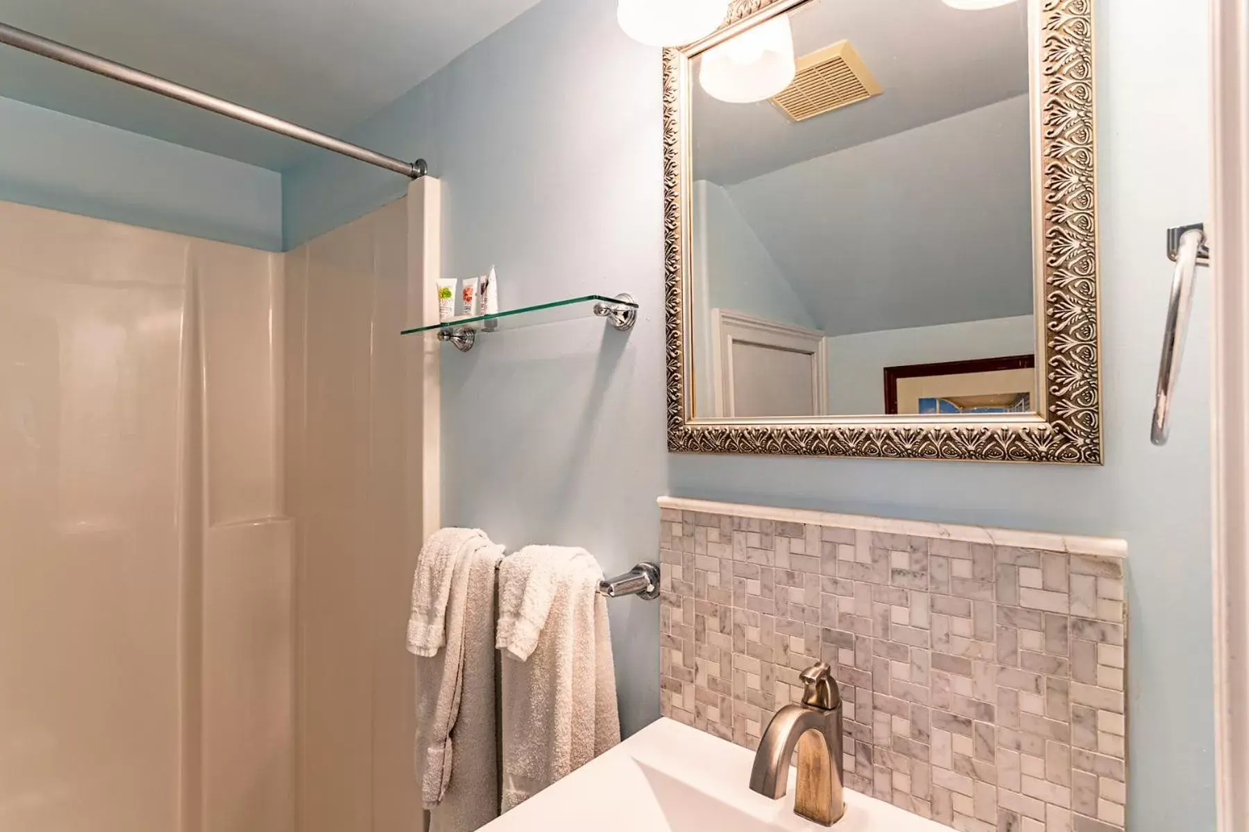 Standard Double Room in Island Motel OBX Standard Double Room in Island Motel OBX