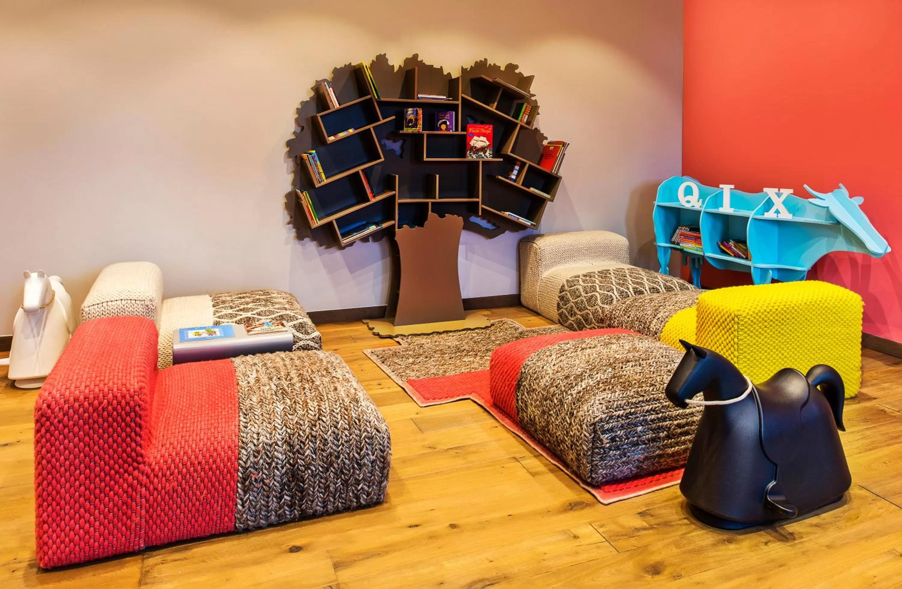 Kids's club in Address Dubai Mall