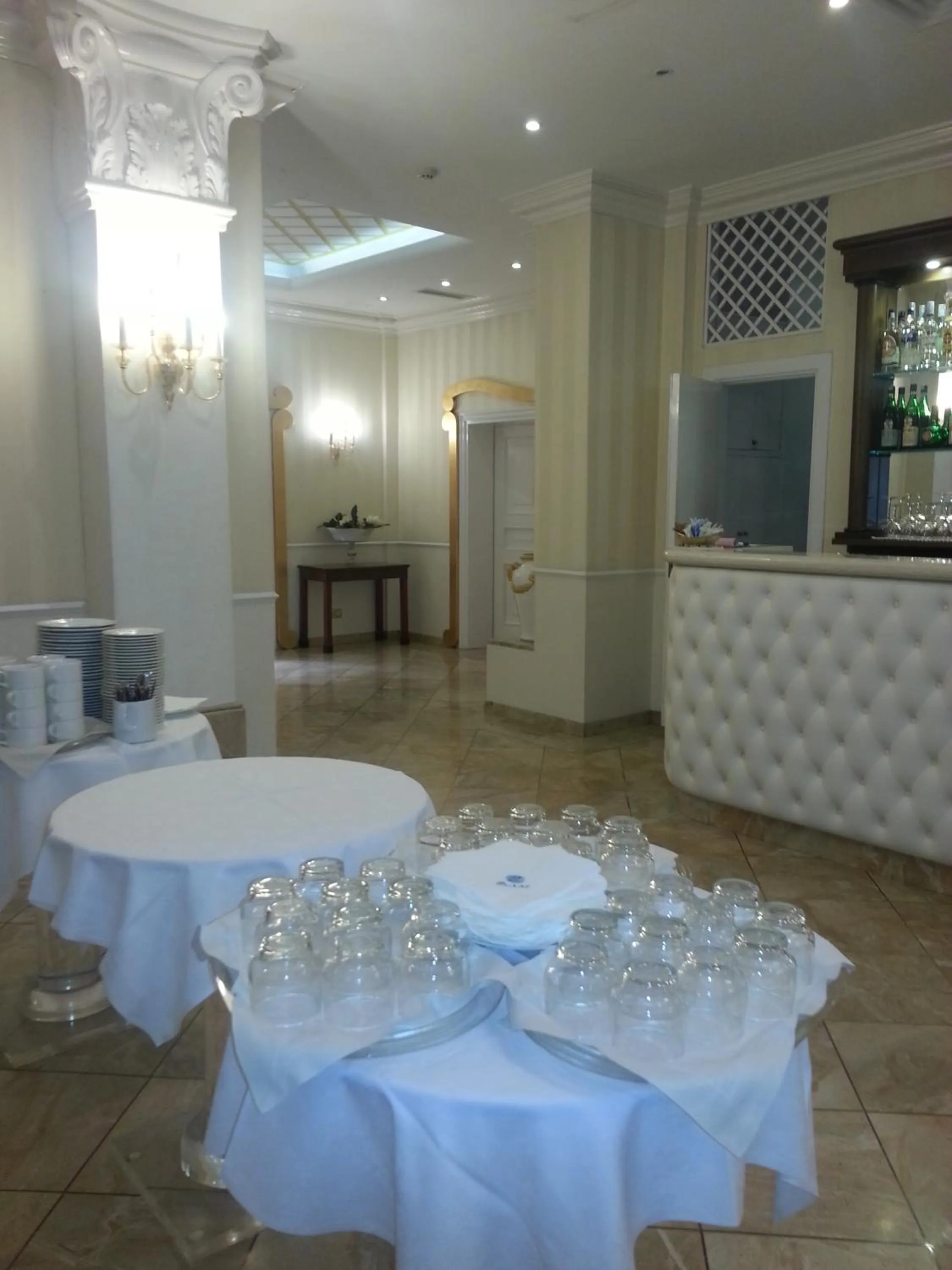 Lounge or bar in Zanhotel Tre Vecchi