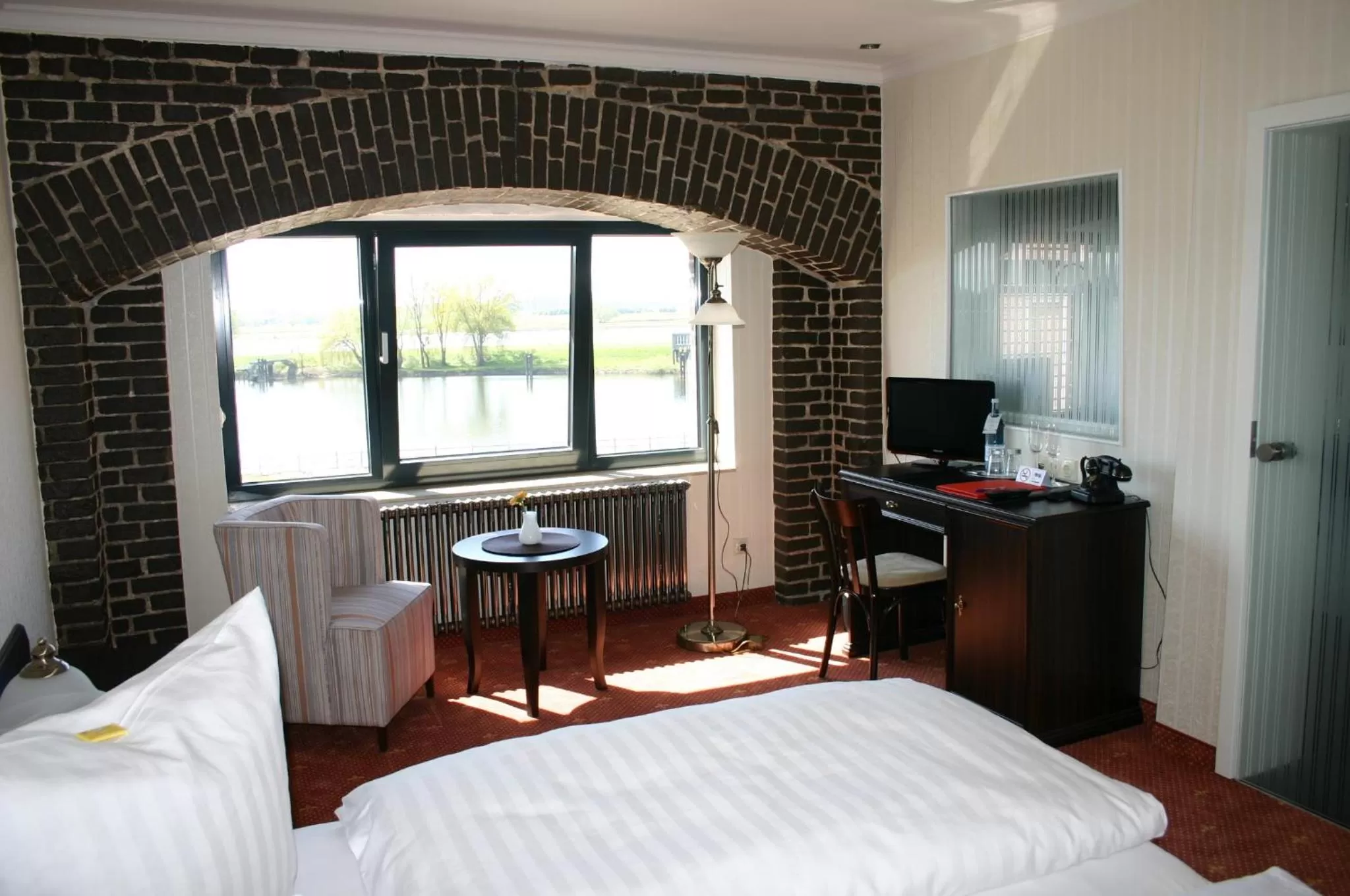 Photo of the whole room, Bed in Elbe Resort Alte Ölmühle