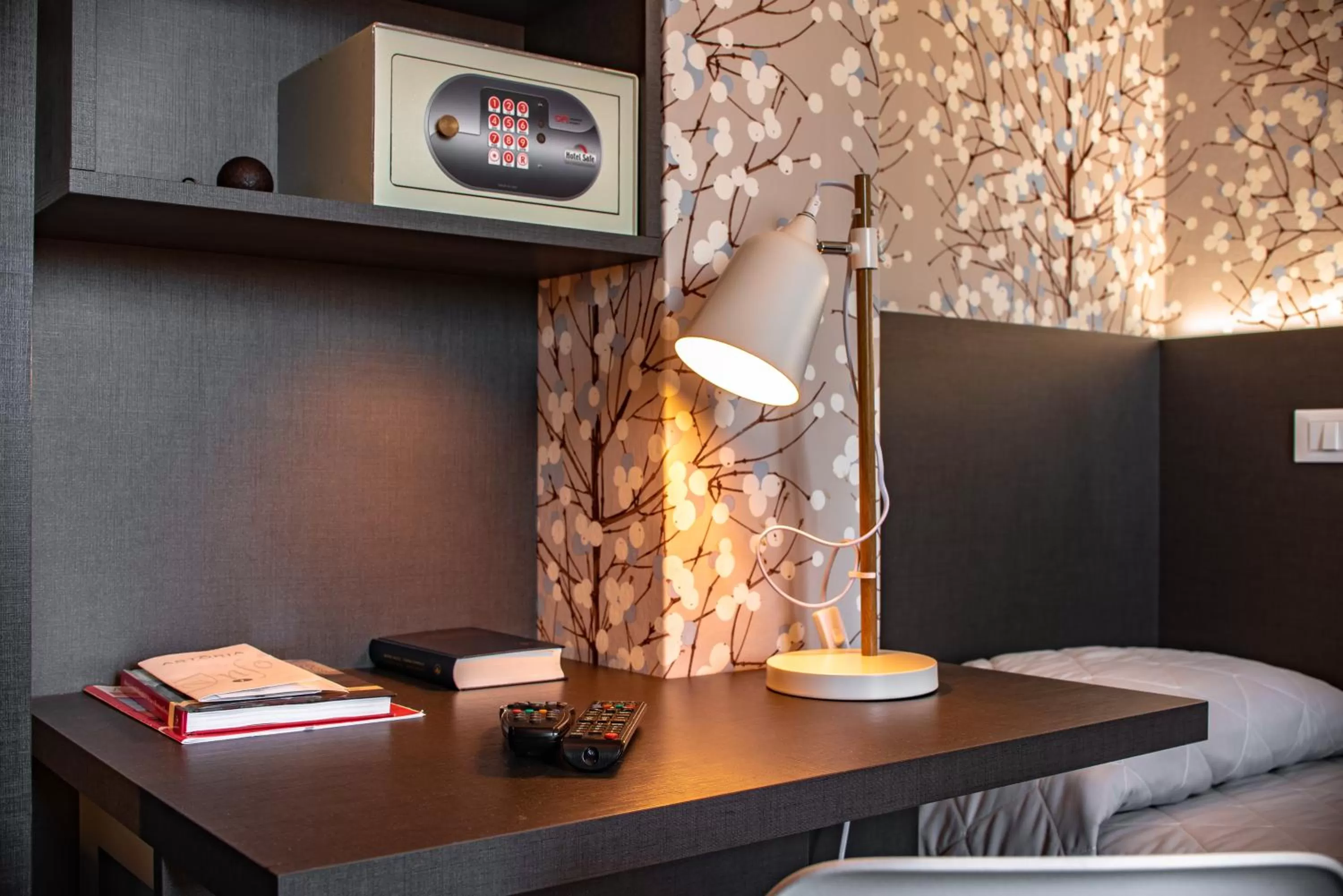 Decorative detail in Hotel Astoria