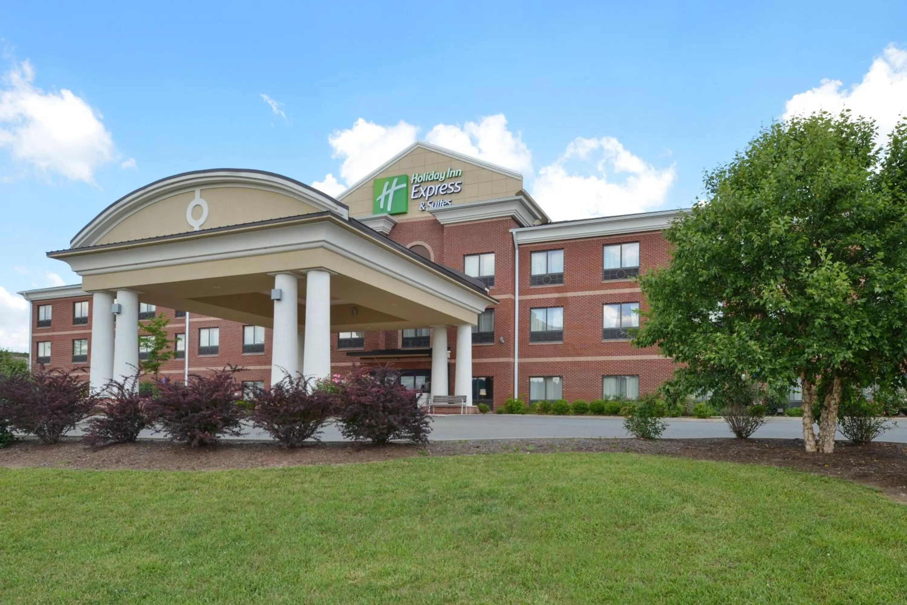 Property building in Holiday Inn Express & Suites Bridgeport by IHG