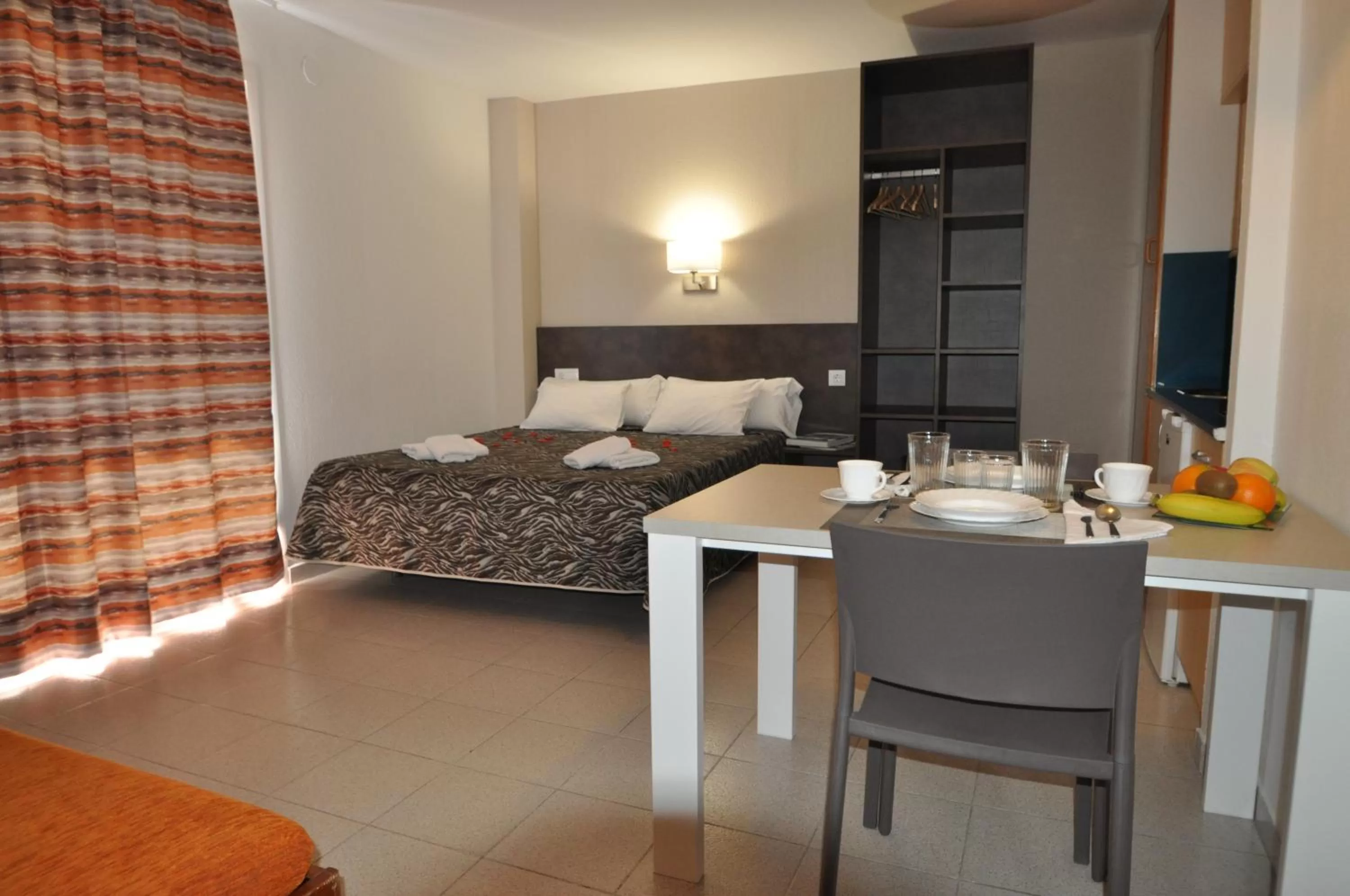 Bedroom, Bed in Aparthotel Safari