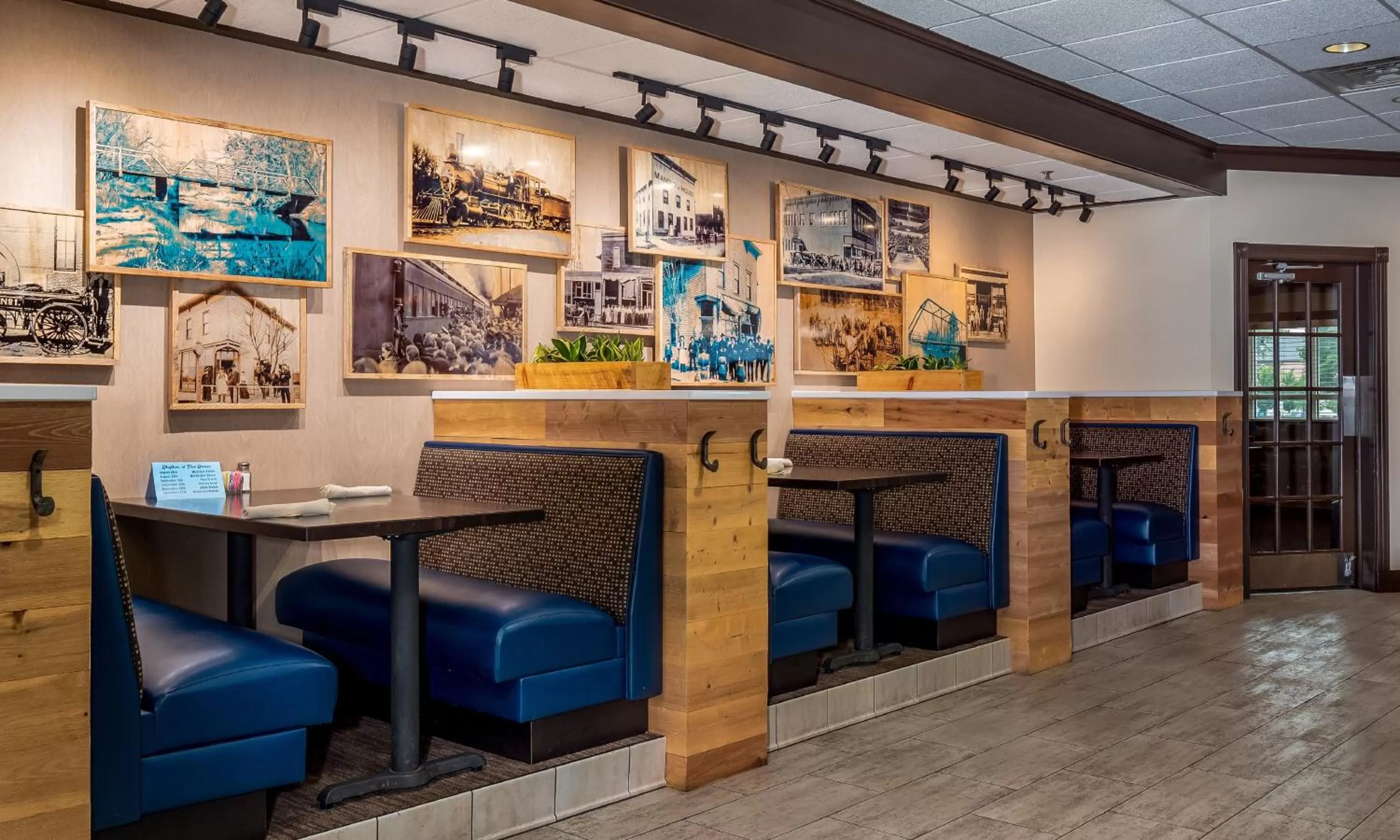 Restaurant/places to eat in Holiday Inn Conference Center Marshfield by IHG