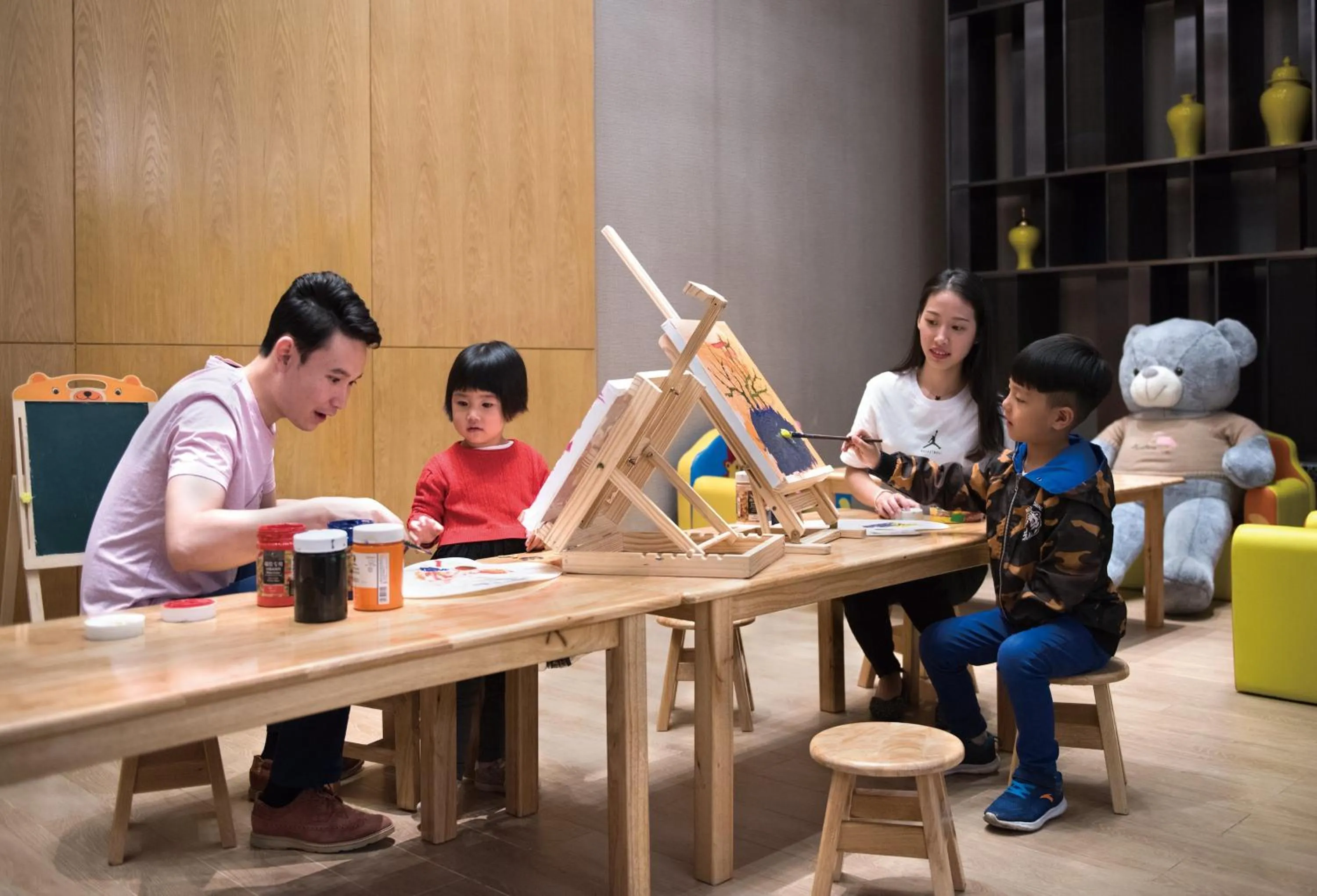 Area and facilities in Crowne Plaza - Kunming Ancient Dian Town by IHG