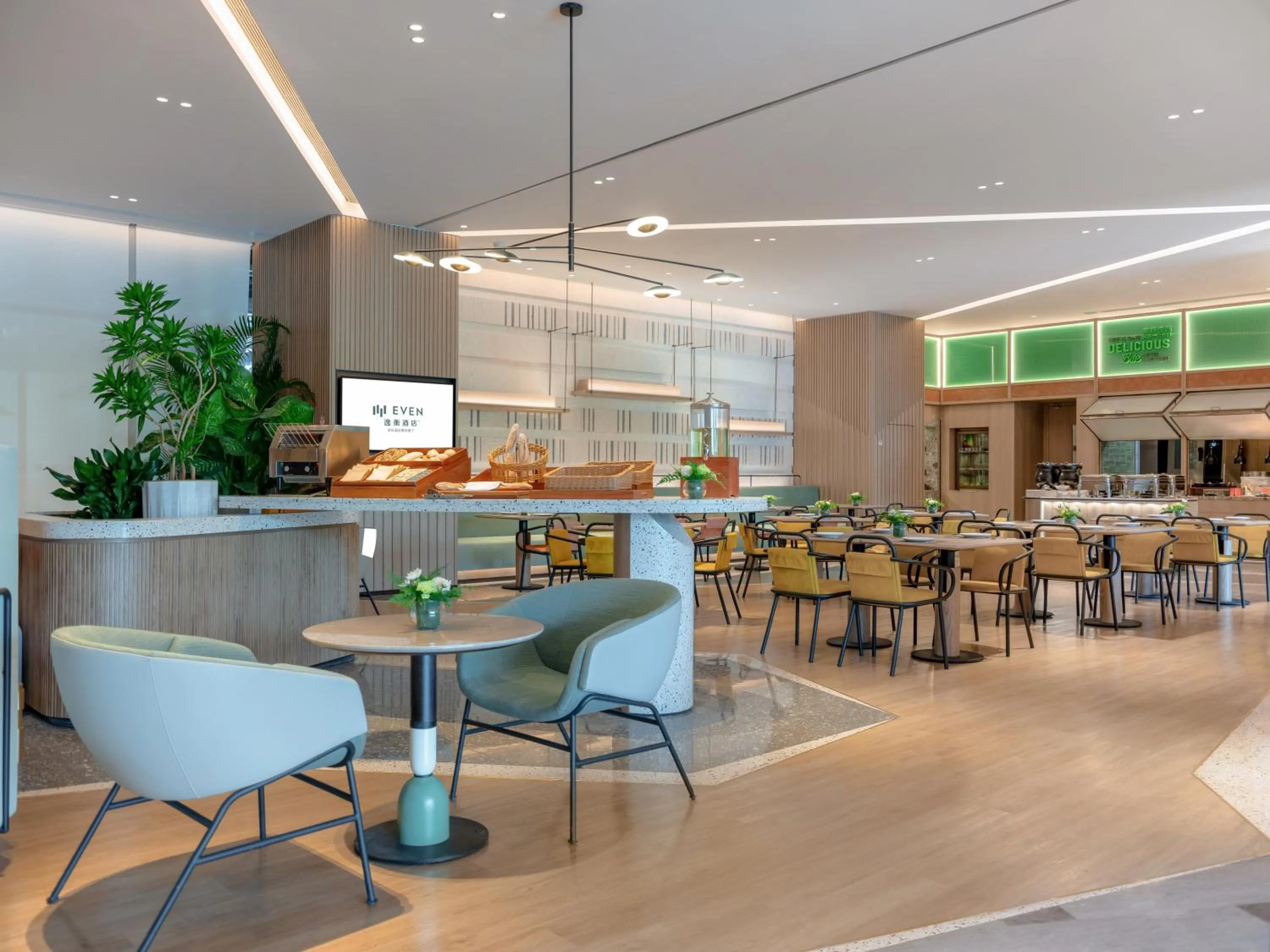Restaurant/places to eat in EVEN Hotels Shenzhen Guangming Cloud Park by IHG