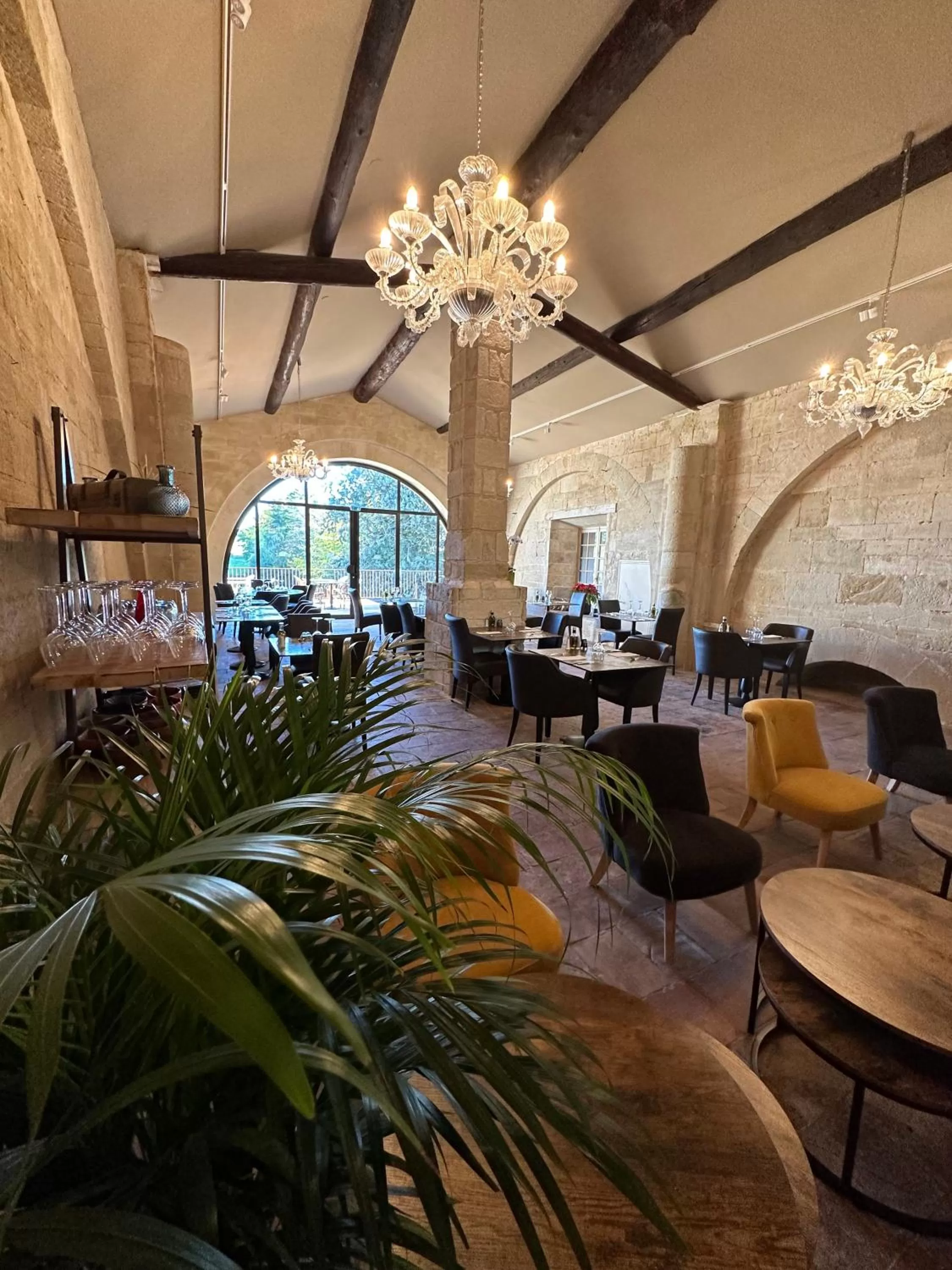 Restaurant/places to eat in Domaine du Prieuré d'Estagel chambres d'hôtes