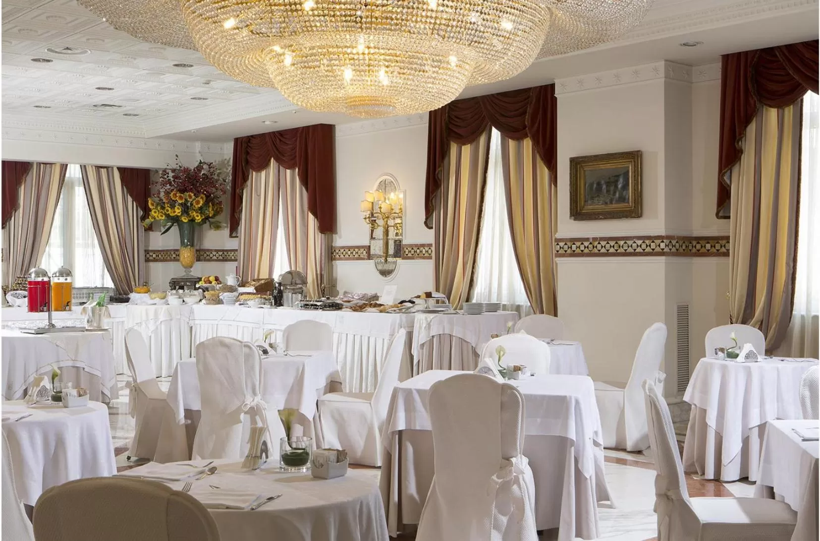 Restaurant/places to eat in Grand Hotel Vanvitelli