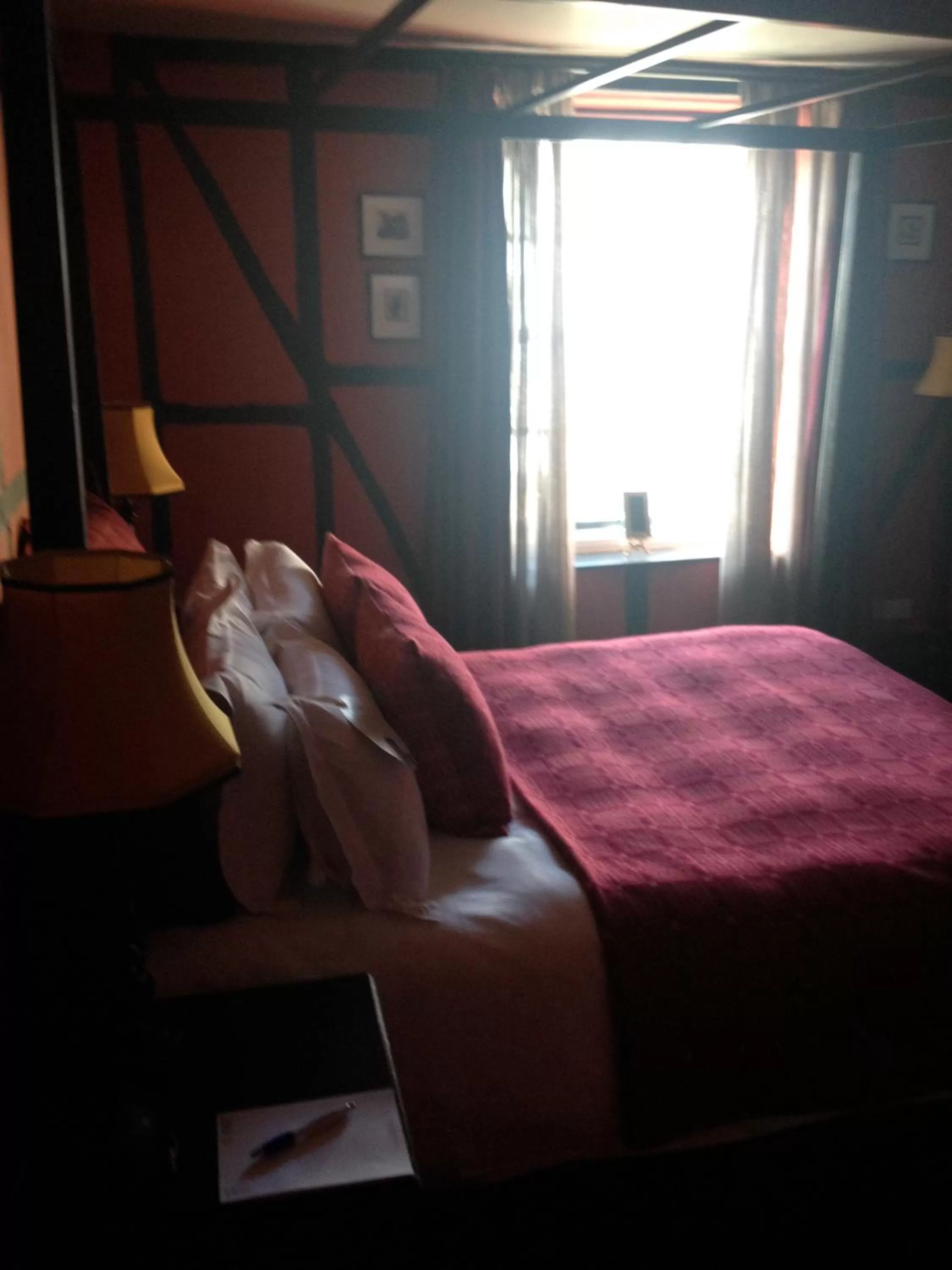 Bed in The Crown And Thistle, Abingdon