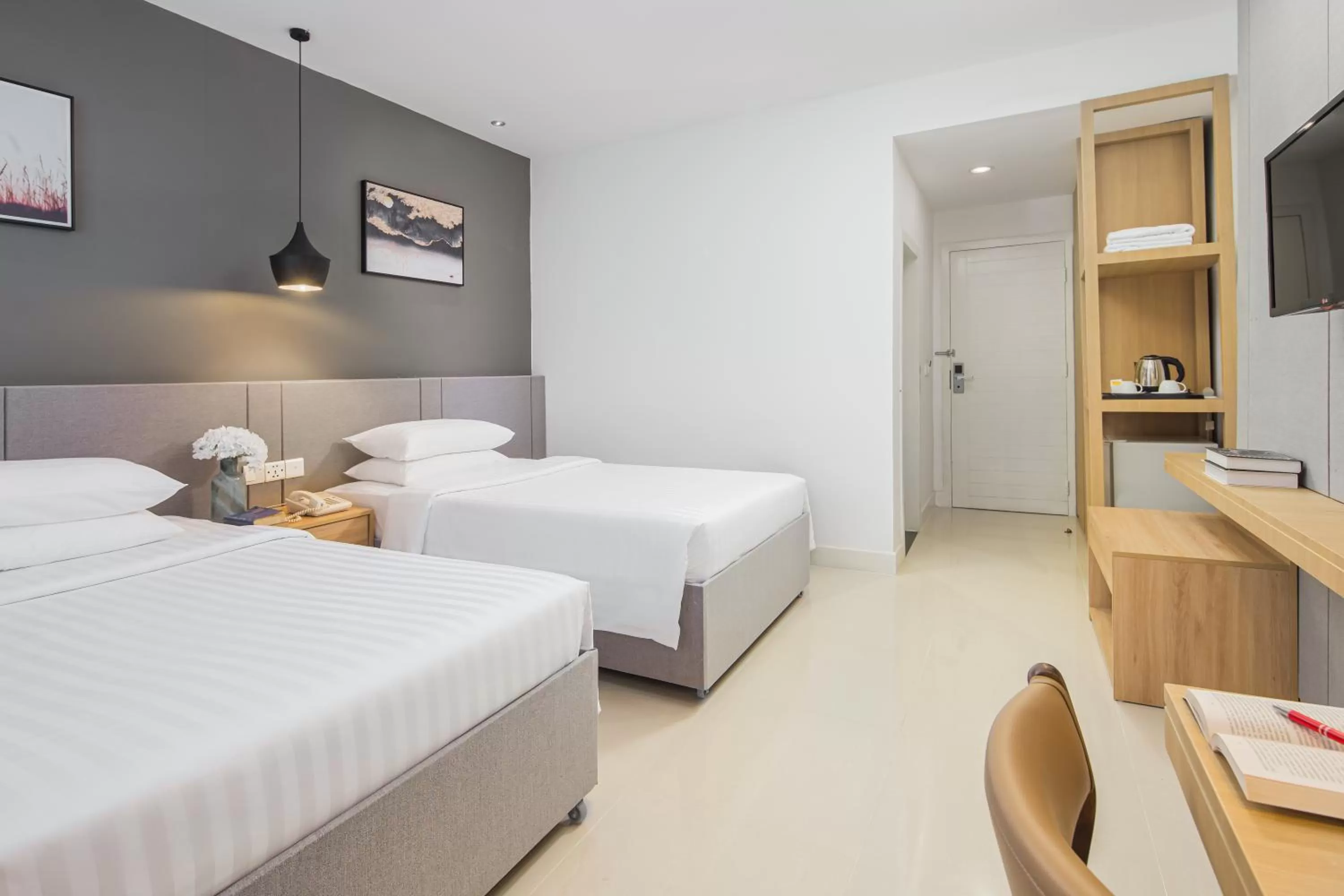 Photo of the whole room, Bed in Altos Hotel