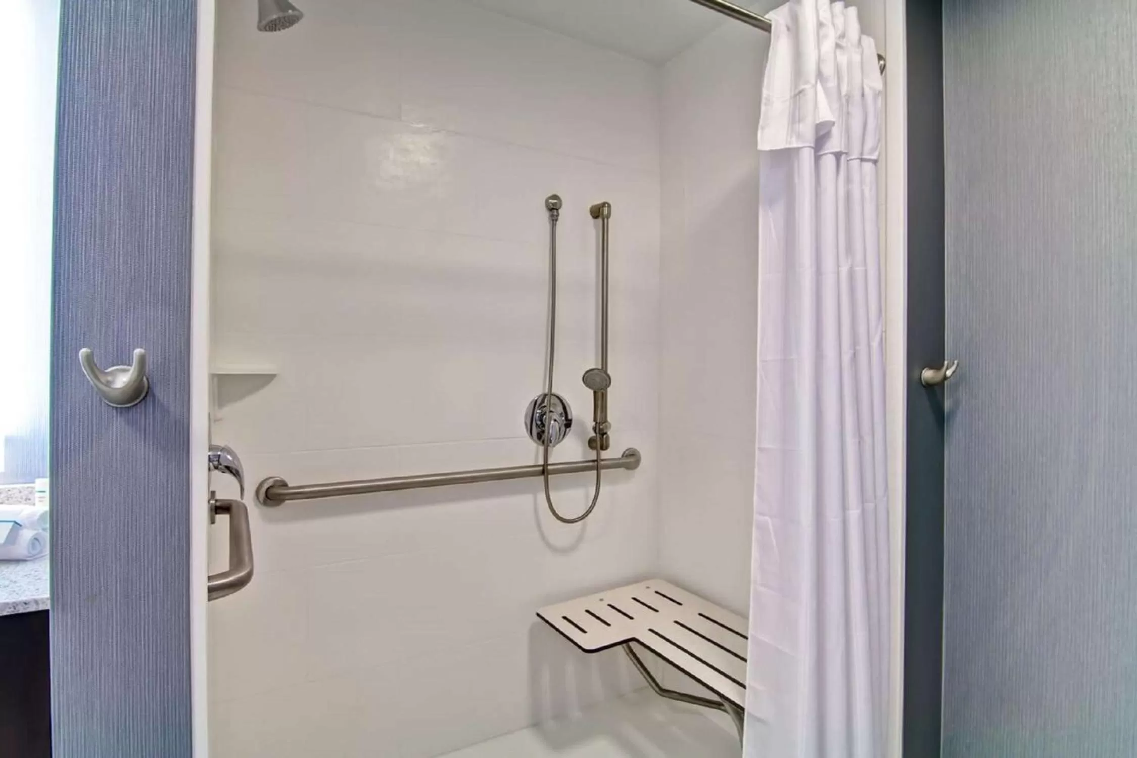 Bathroom in Homewood Suites By Hilton Clifton Park