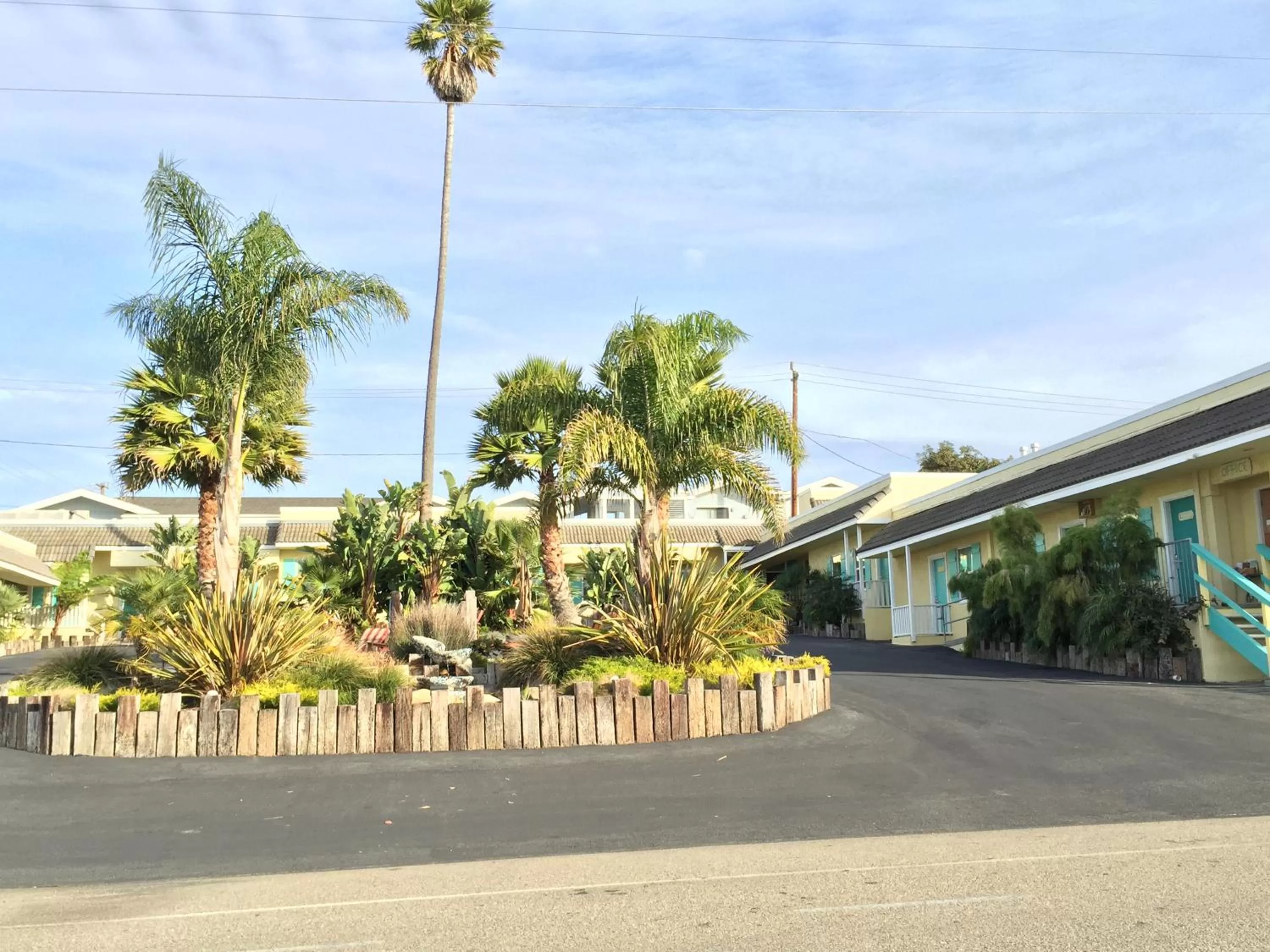 Day in Beach Bungalow Inn and Suites