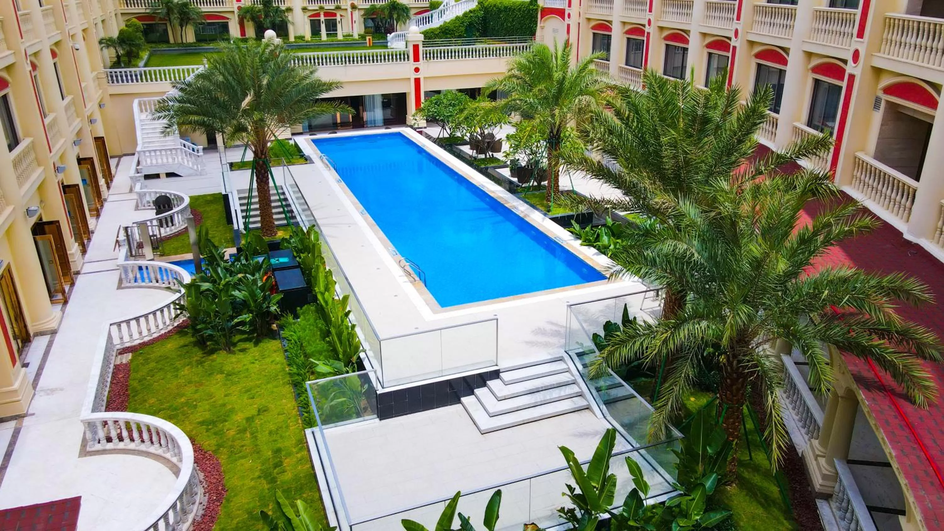 Swimming pool in WYNDHAM Foshan shunde