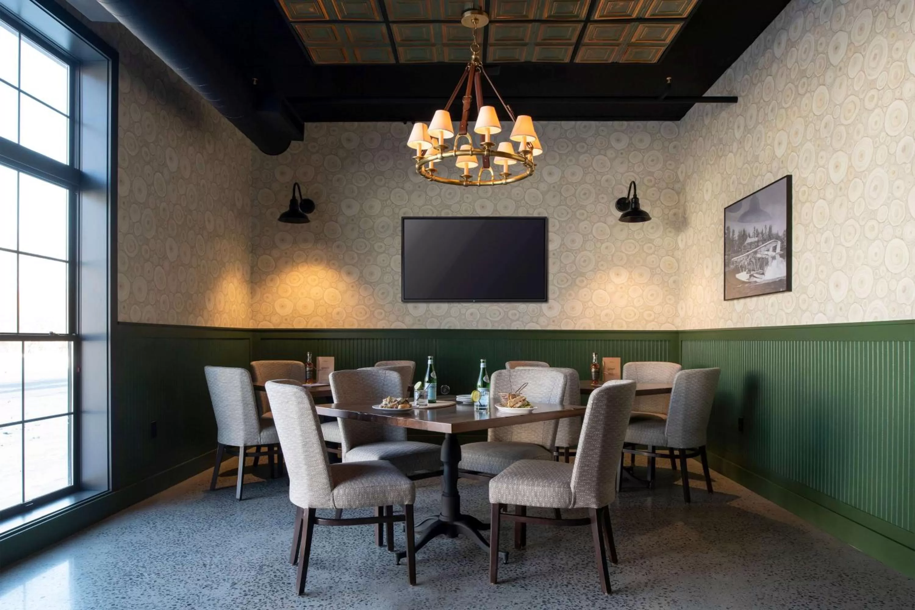 Restaurant/places to eat in Cantilever Hotel, Trademark Collection by Wyndham