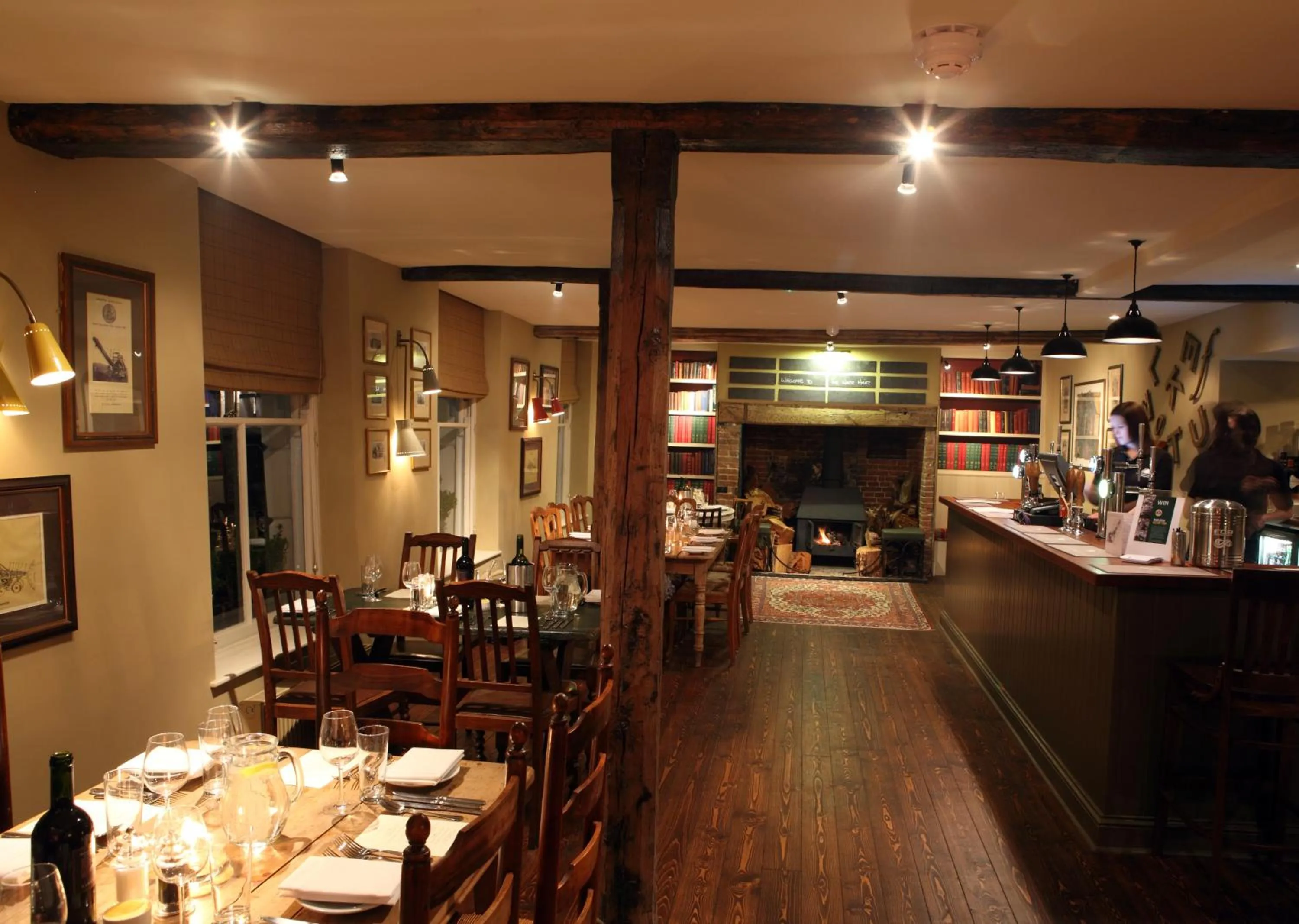 Restaurant/places to eat in The White Hart Hotel