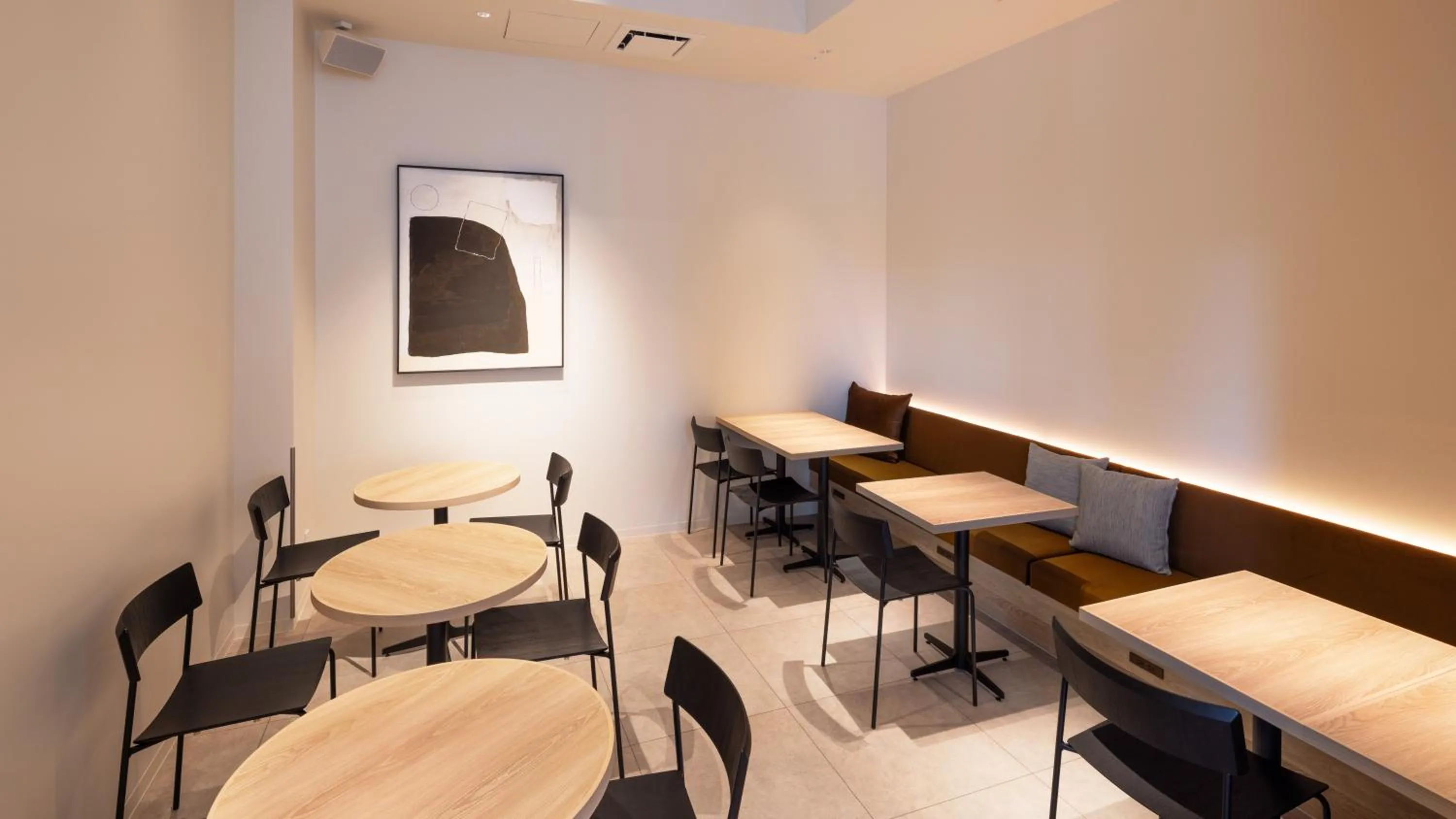 Restaurant/places to eat in the b akasaka