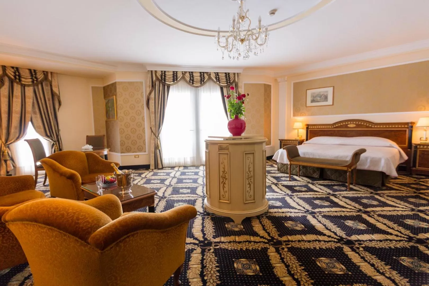 Bed in Hotel La Residence & Idrokinesis