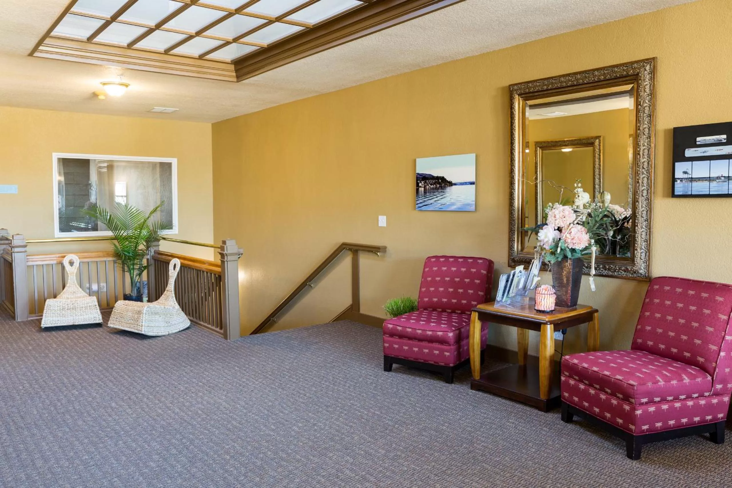Lobby or reception in Hotel Cathlamet