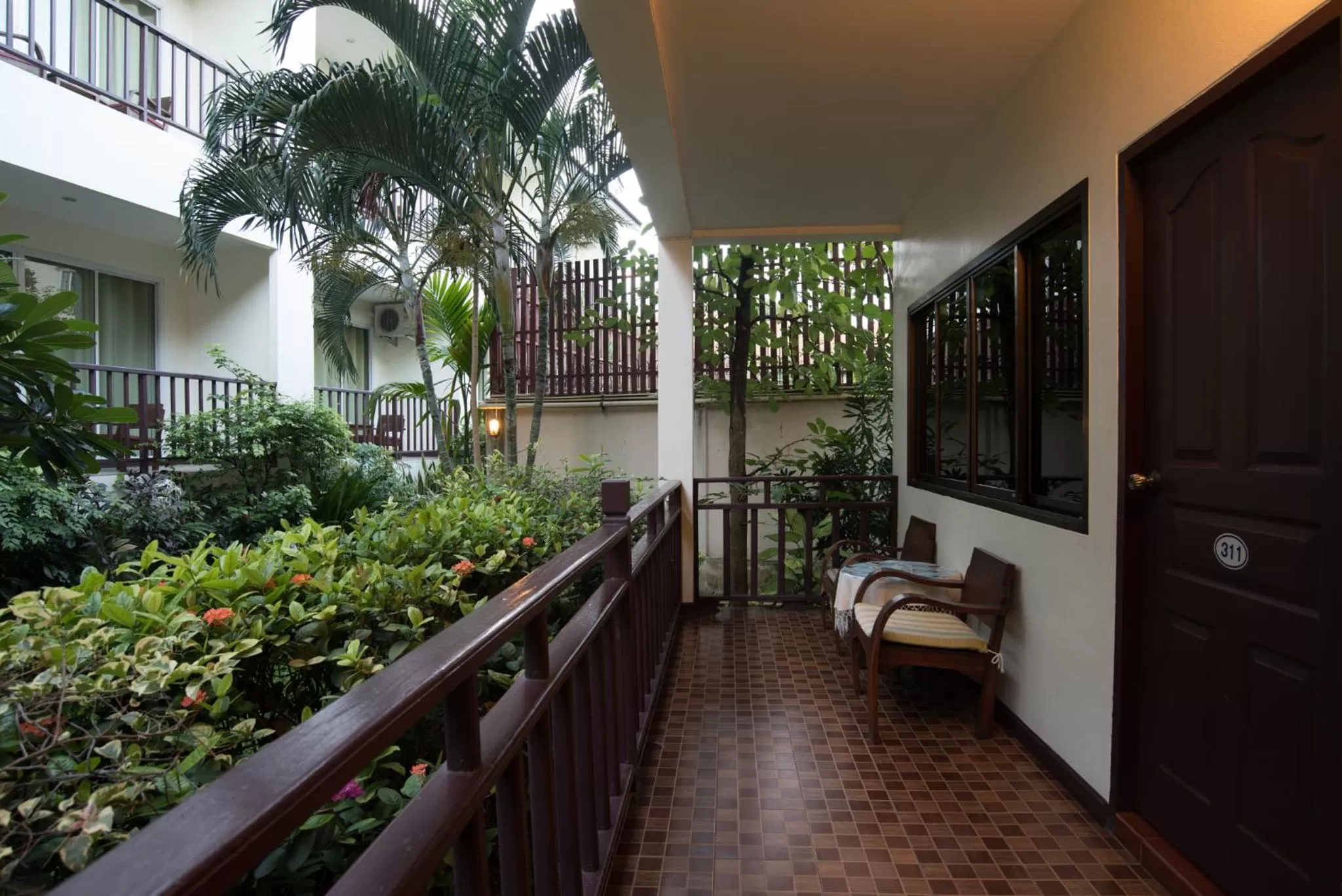 Riverside House Hotel