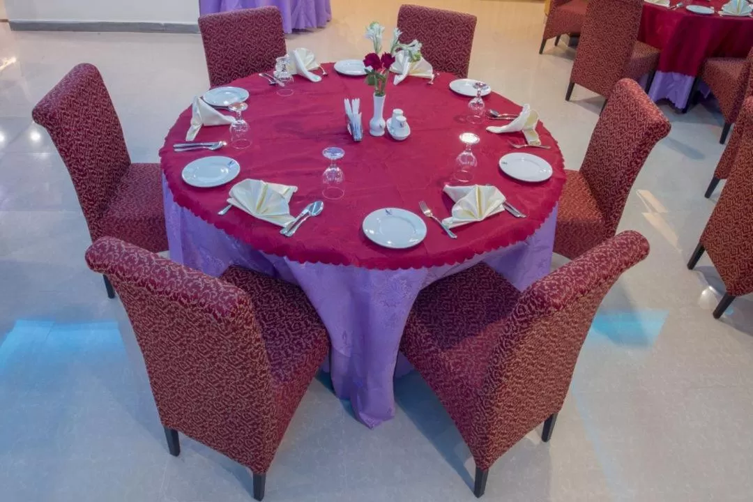 Restaurant/places to eat in Hotel Mira Garden