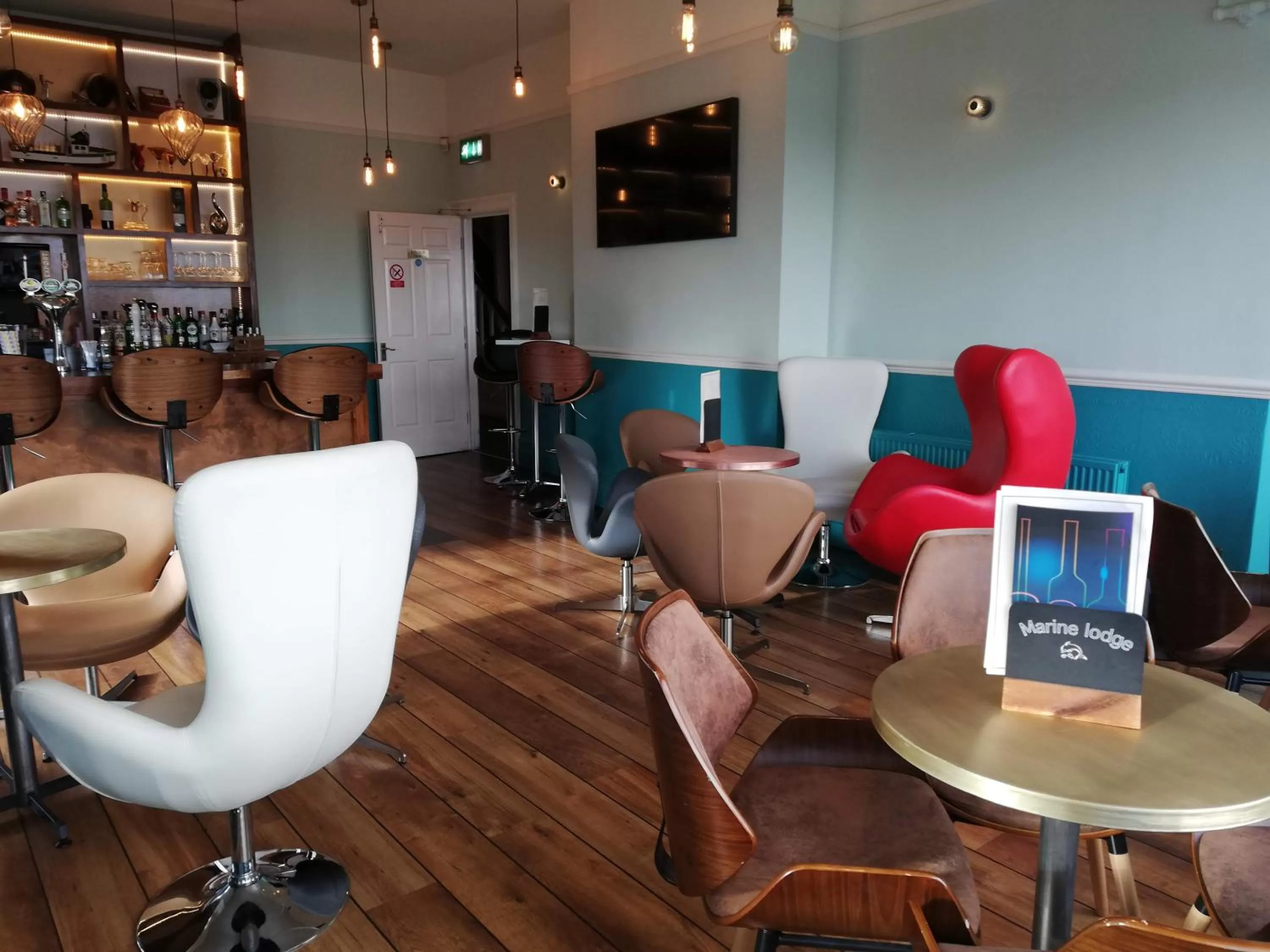 Lounge or bar in Marine Lodge