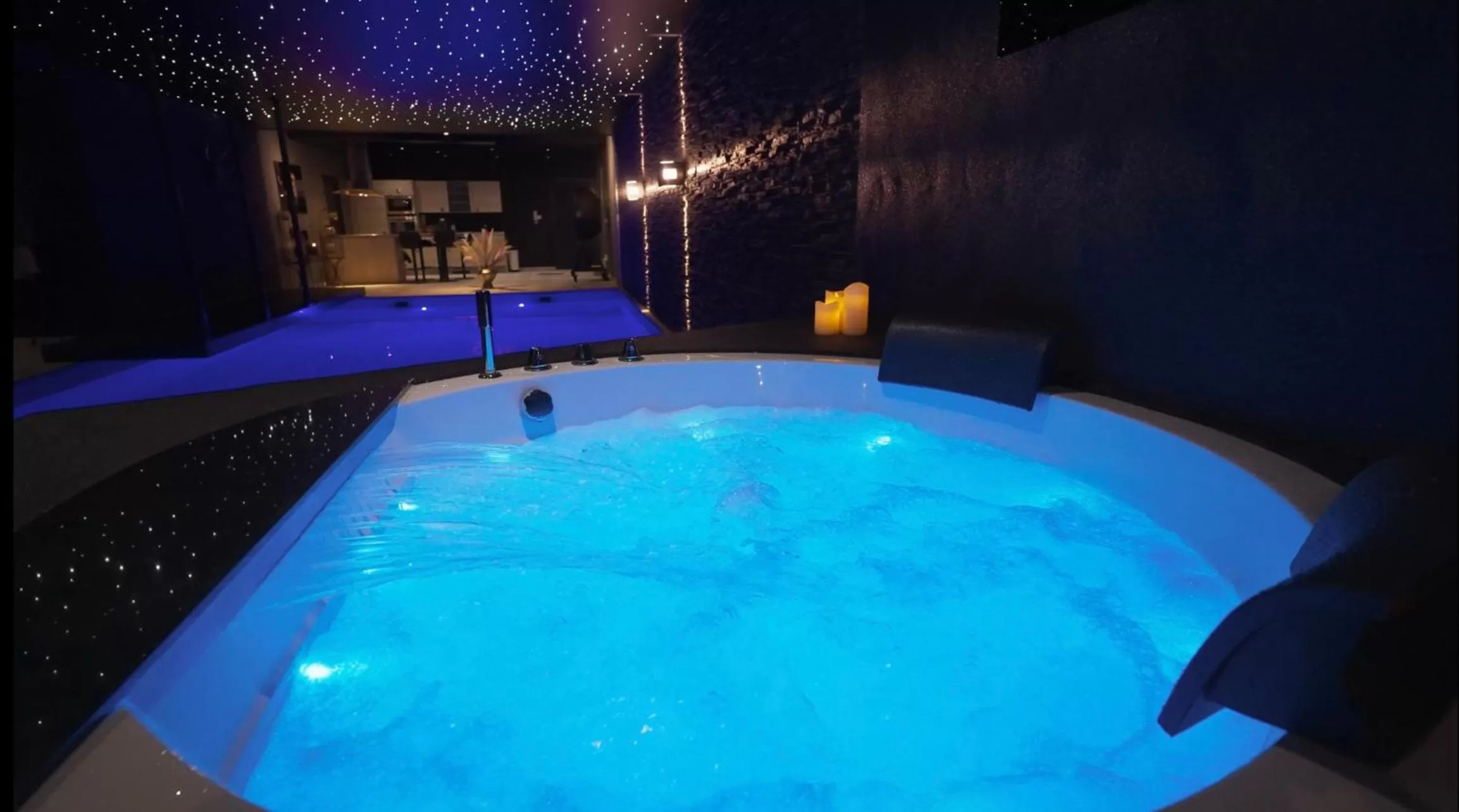 Spa and wellness centre/facilities, Swimming Pool in Les Suites M