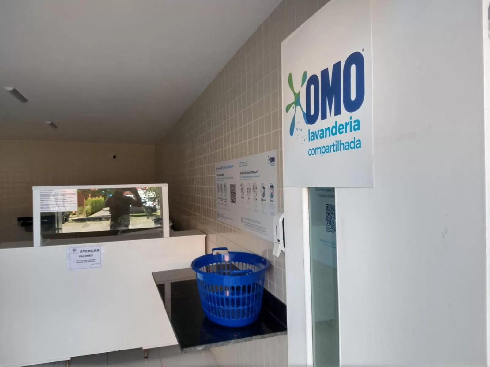 laundry in Apartamento no Golden Lake - pé na areia, agua de côco e cervejinha