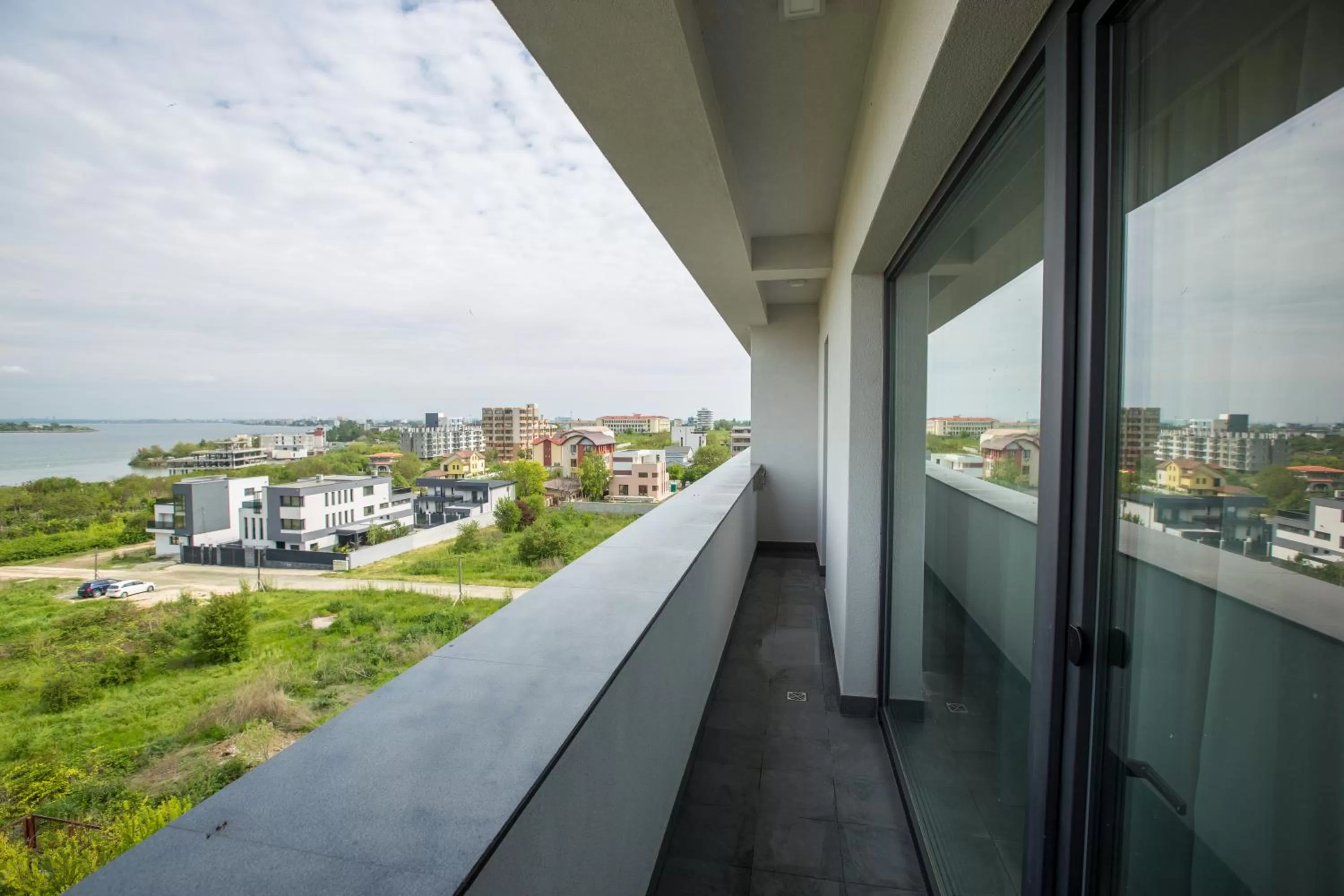 Lake view in Mava Apartamente