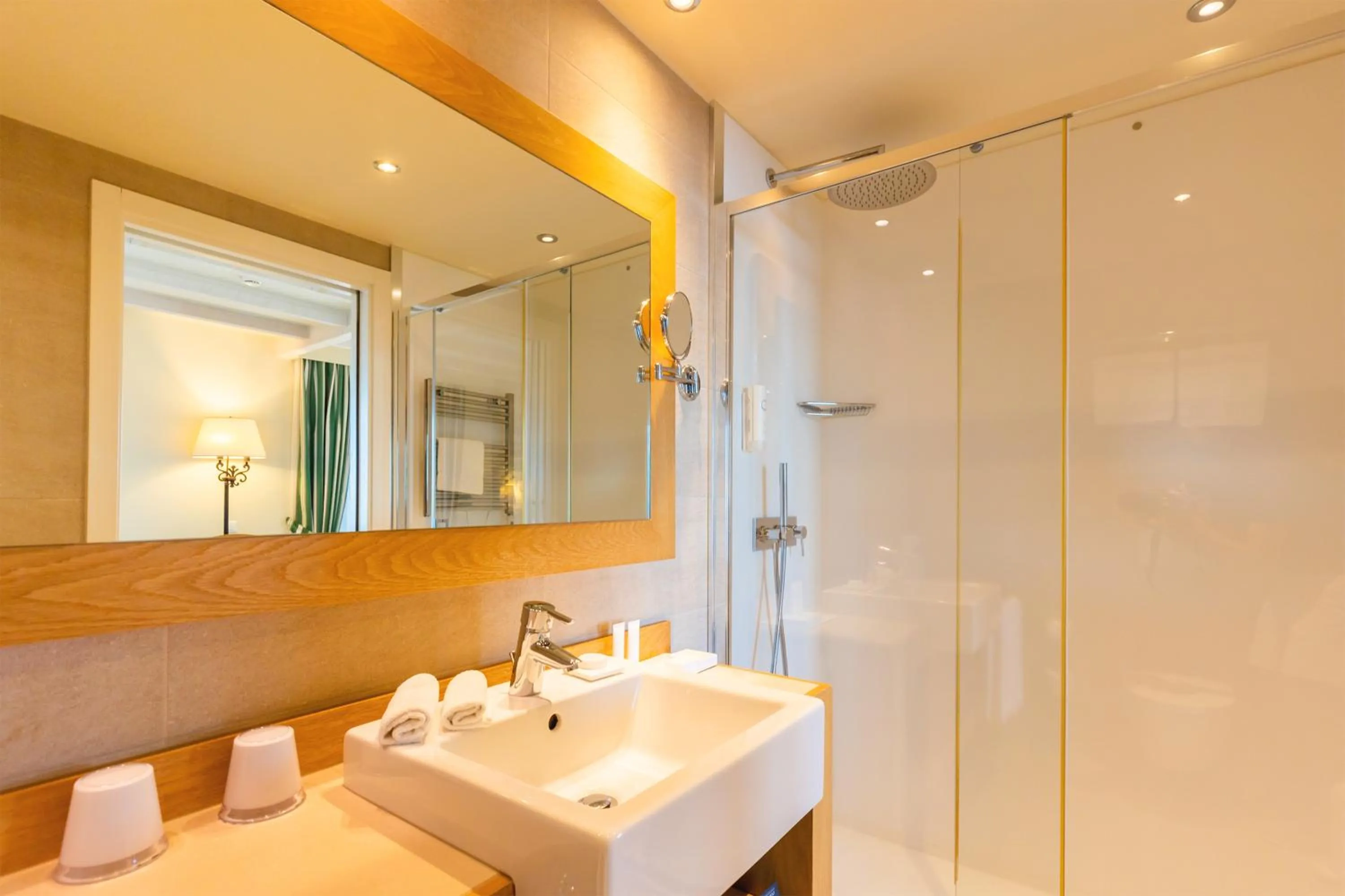 Exclusive Double Room with Lake View in Kurhaus Cademario Hotel & DOT Spa - Ticino Hotels Group