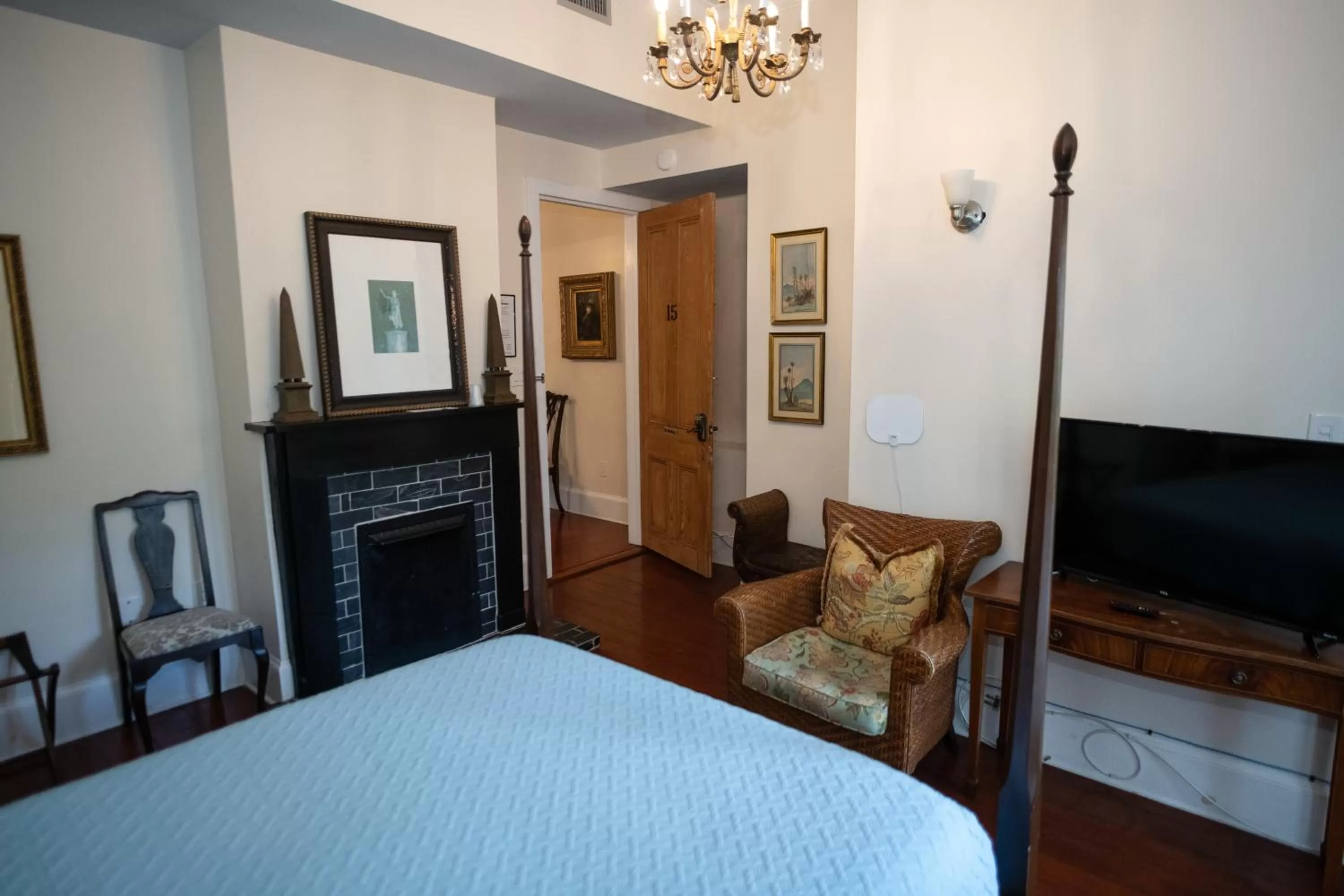 Bed in The Esplanade Guesthouse Mansion