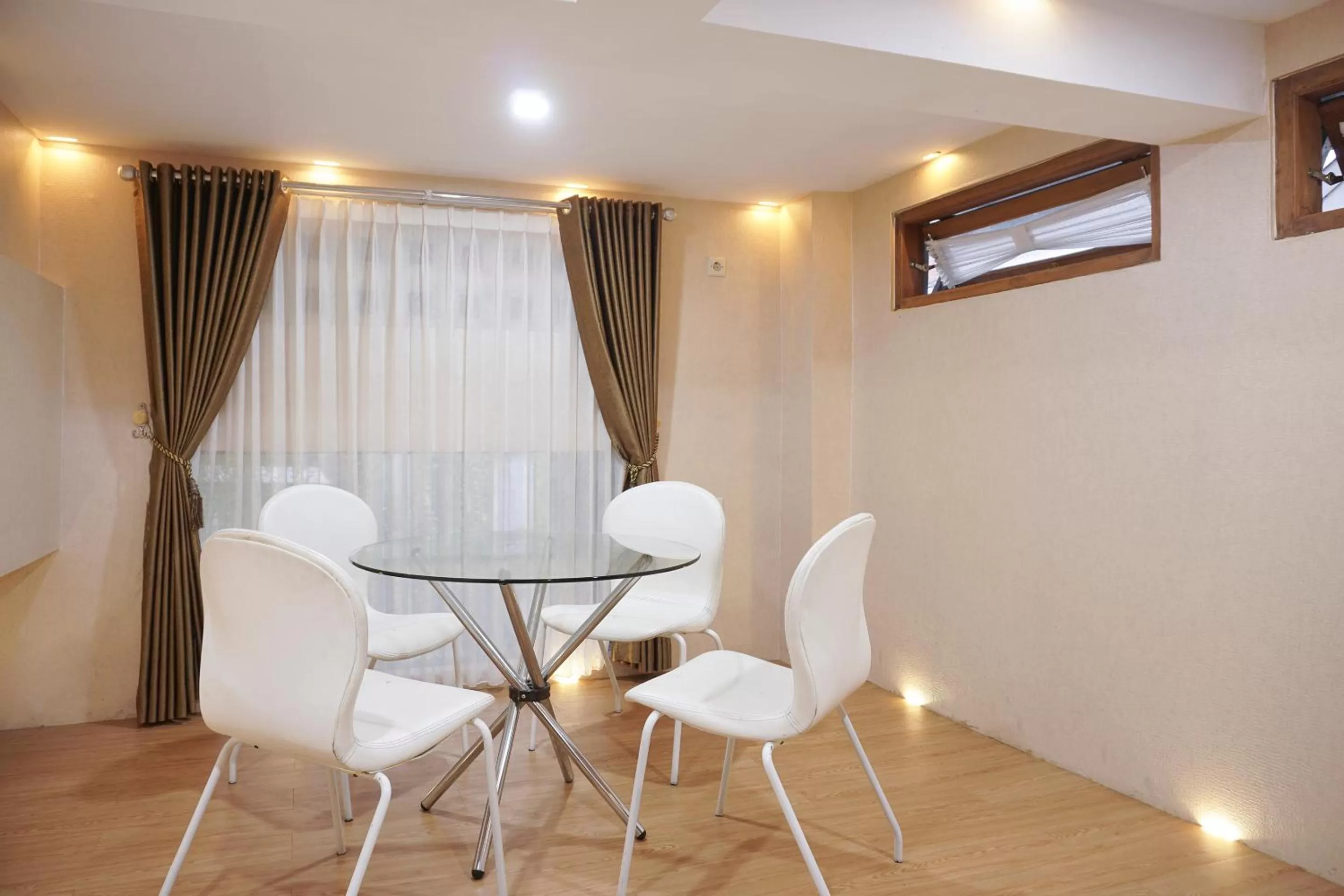 Living room in Hotel O Rafitha Homestay