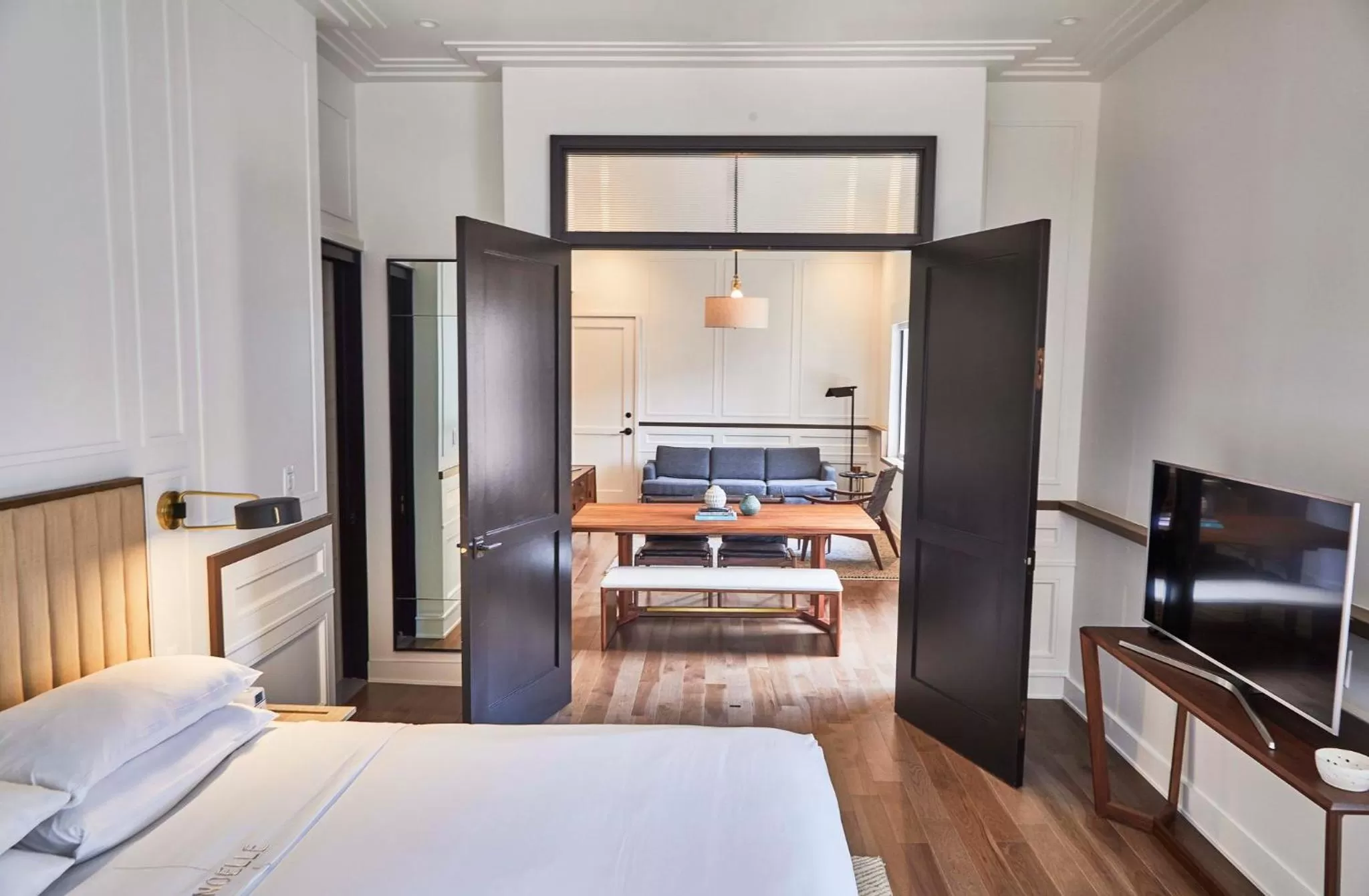 Photo of the whole room, Bed in Noelle