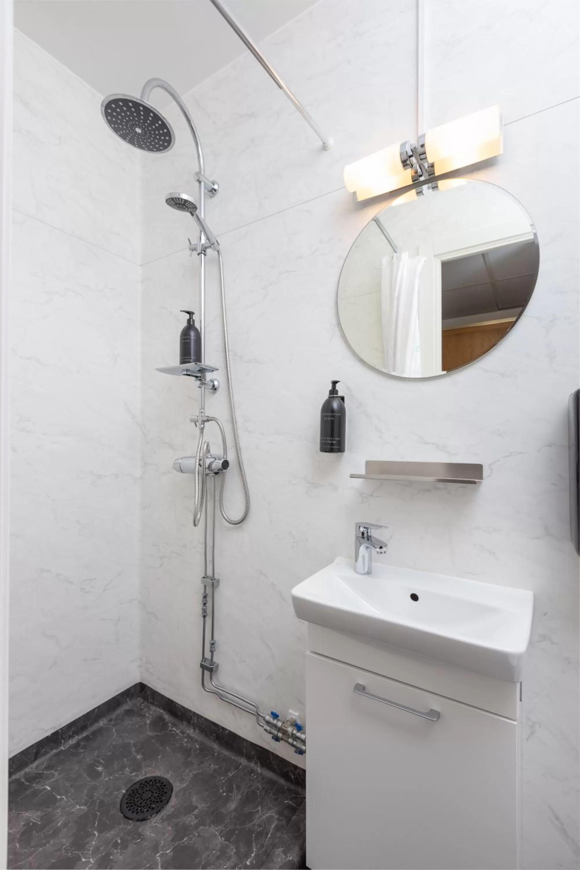 Bathroom in Hotel Victoria