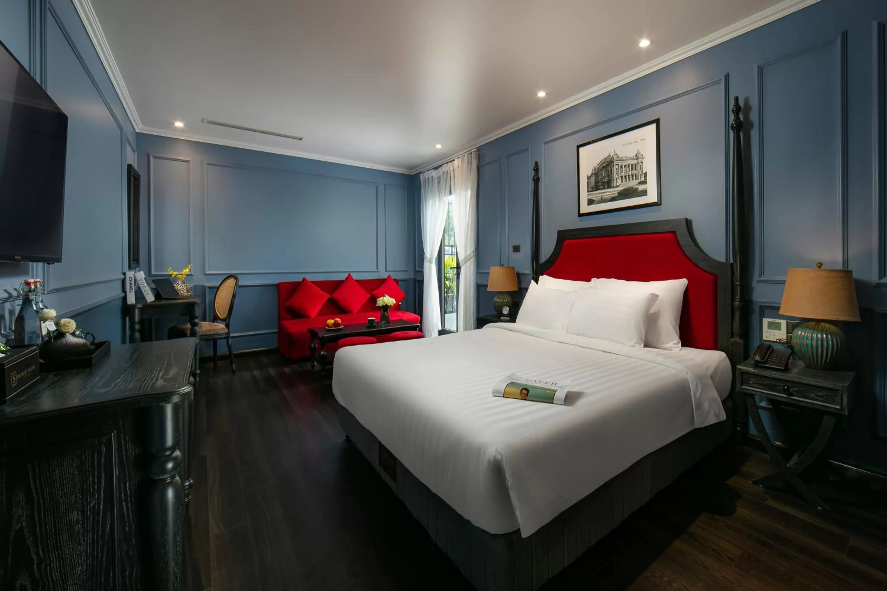 Photo of the whole room, Bed in The Secret HaLong