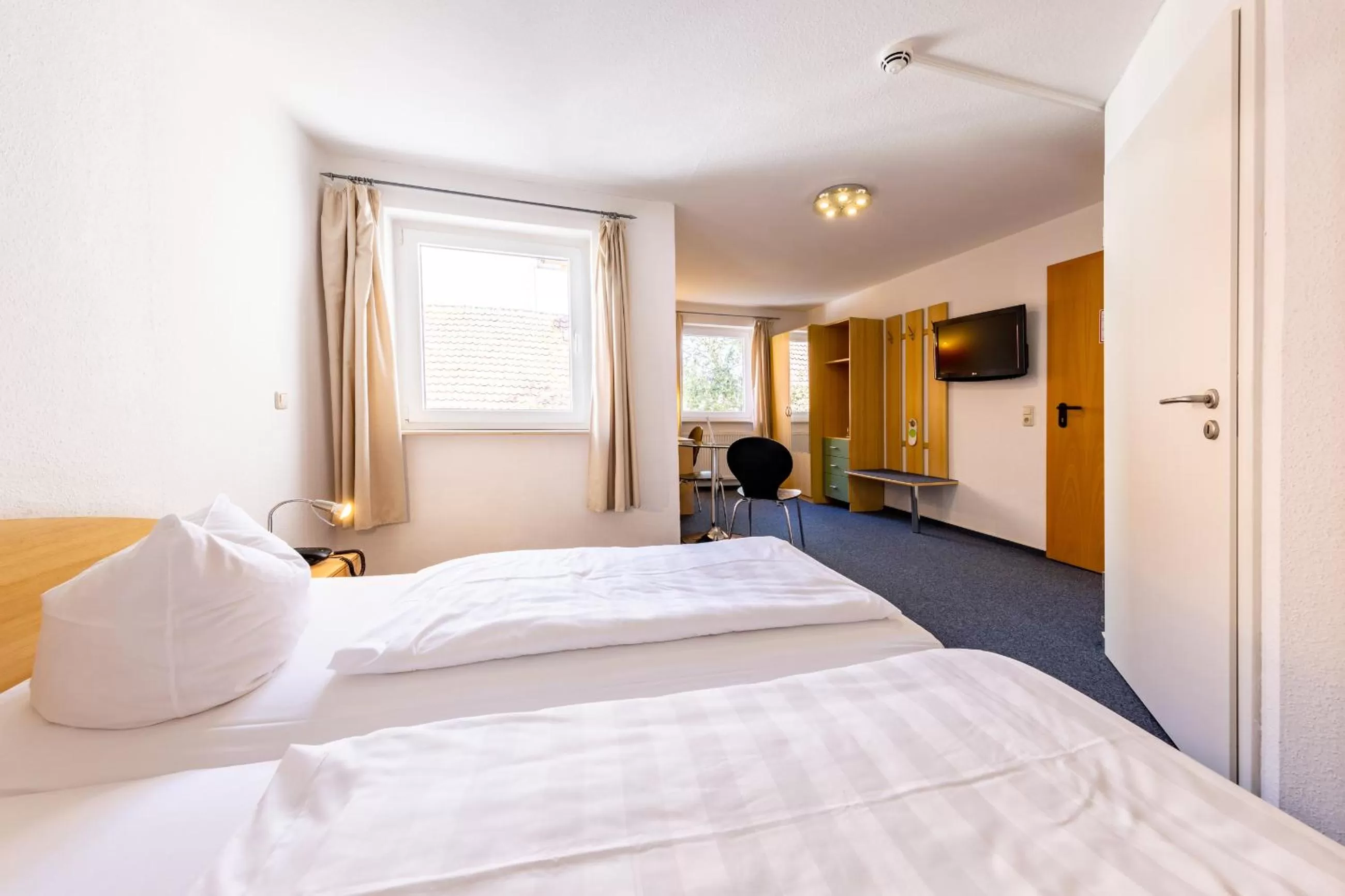 Photo of the whole room, Bed in Hotel zur Börse