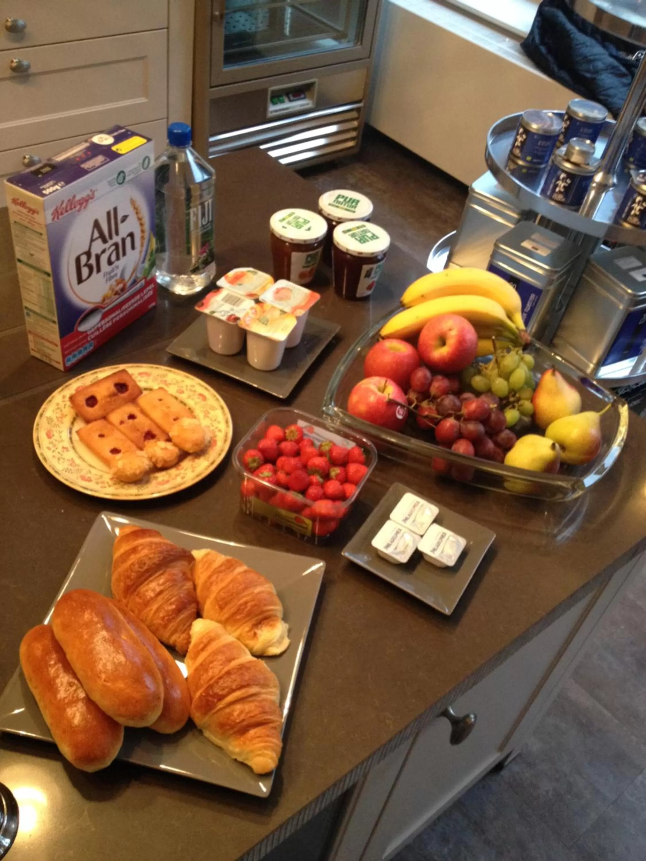 Food and drinks in All In One