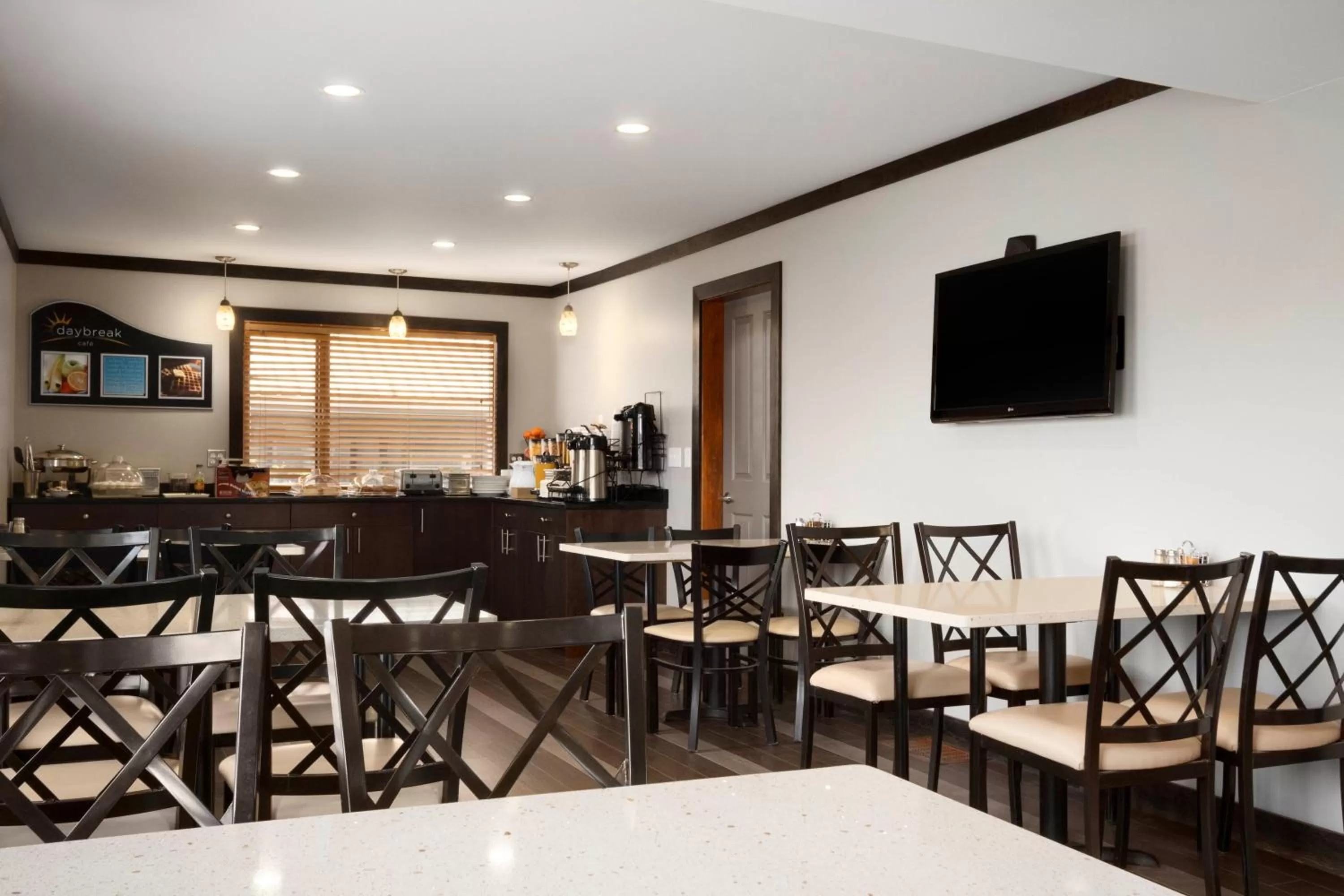 Lounge or bar in Days Inn by Wyndham Vernon